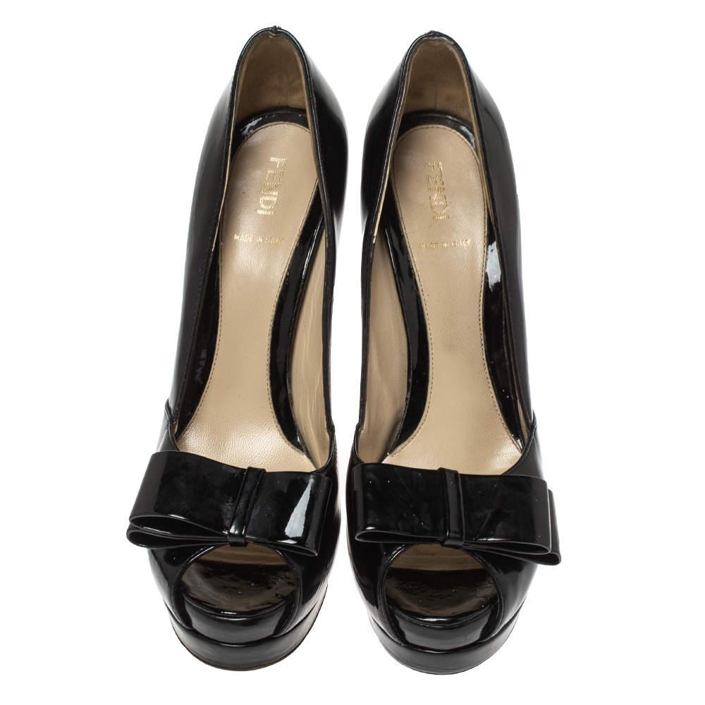 Fendi Black Patent Leather Bow Peep Toe Platform Pumps Size 36 In Good Condition In Dubai, Al Qouz 2