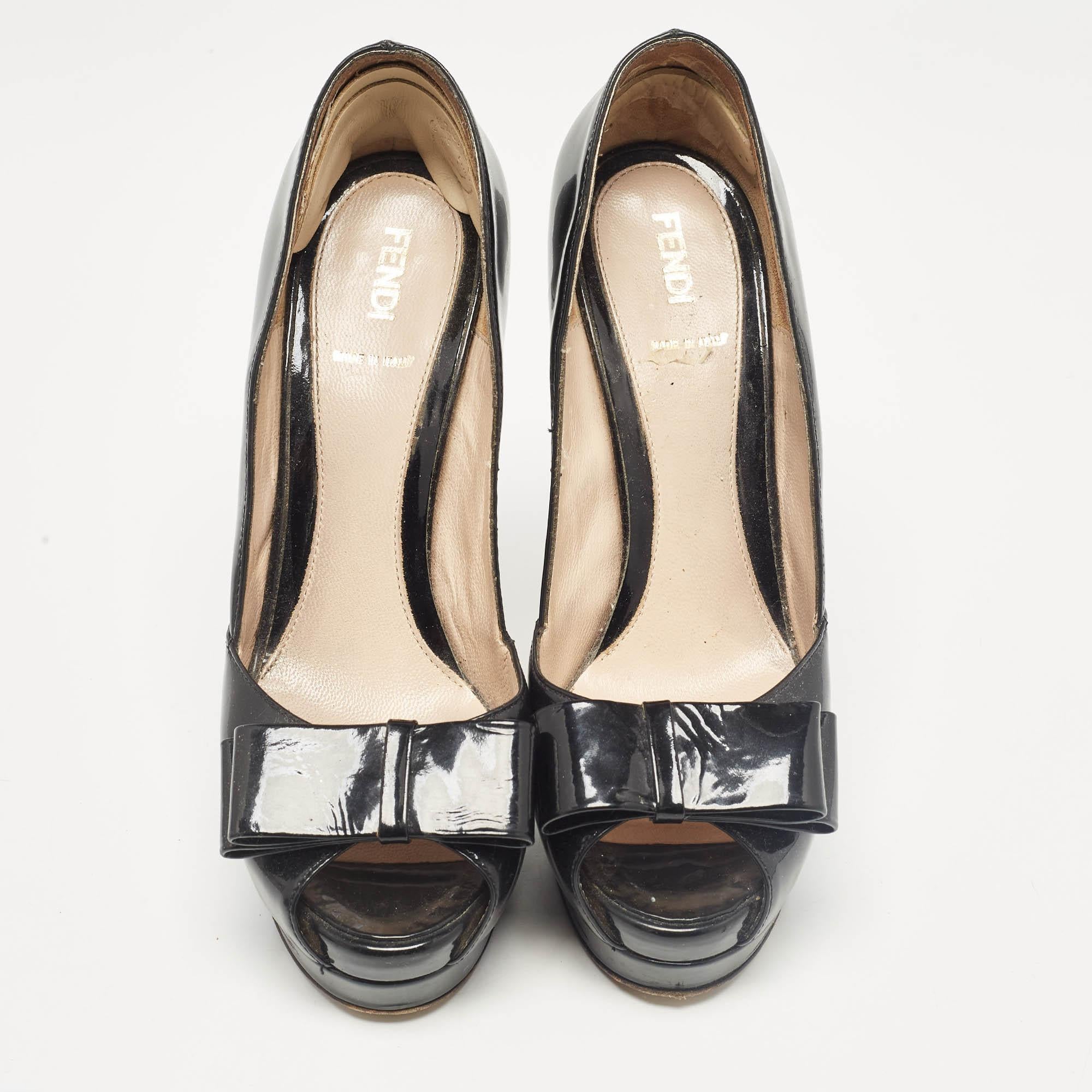 Fendi Black Patent Leather Bow Peep Toe Platform Pumps Size 38 In Fair Condition For Sale In Dubai, Al Qouz 2
