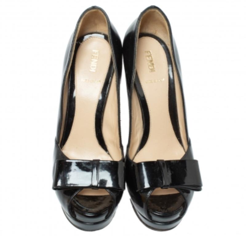 Fendi Black Patent Leather Bow Peep Toe Platform Pumps Size 38 In Good Condition For Sale In Dubai, Al Qouz 2