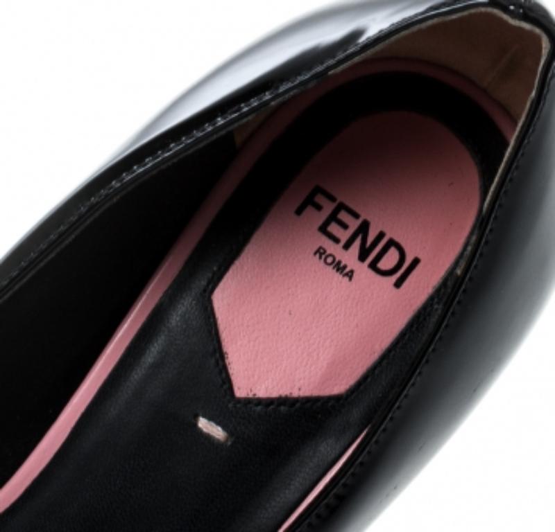 Donna Fendi - Décolleté Eloise in vernice nera con punta tonda, misura 36 in vendita