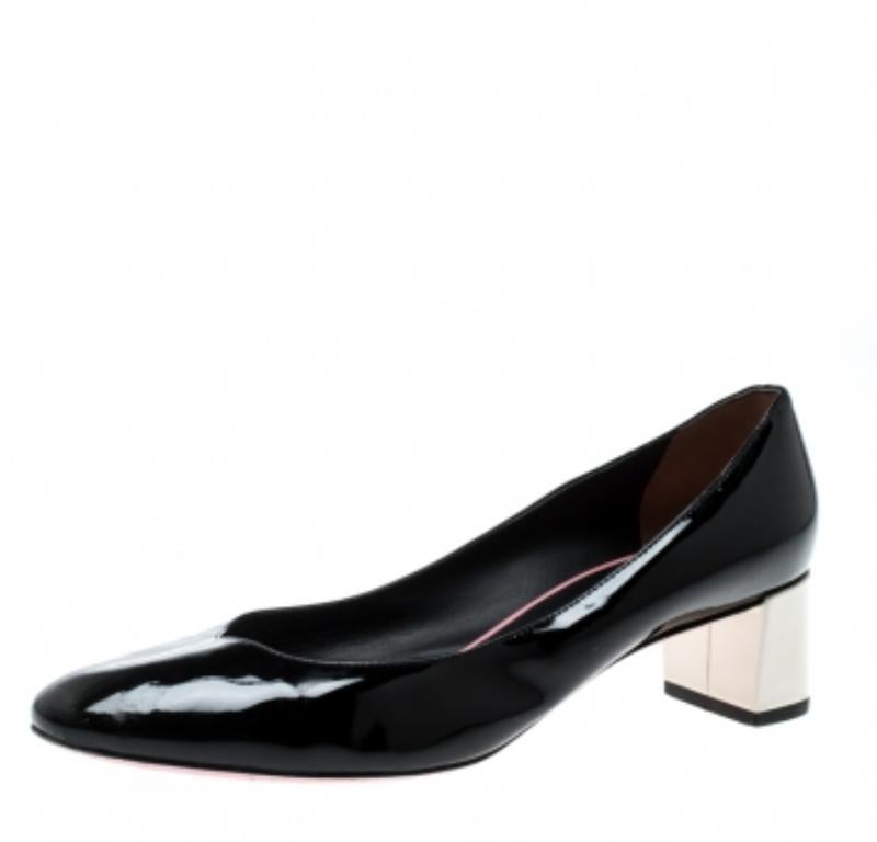 Fendi - Décolleté Eloise in vernice nera con punta tonda, misura 36 in vendita 1