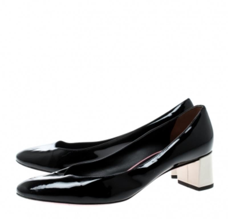 Fendi - Décolleté Eloise in vernice nera con punta tonda, misura 36 in vendita 2
