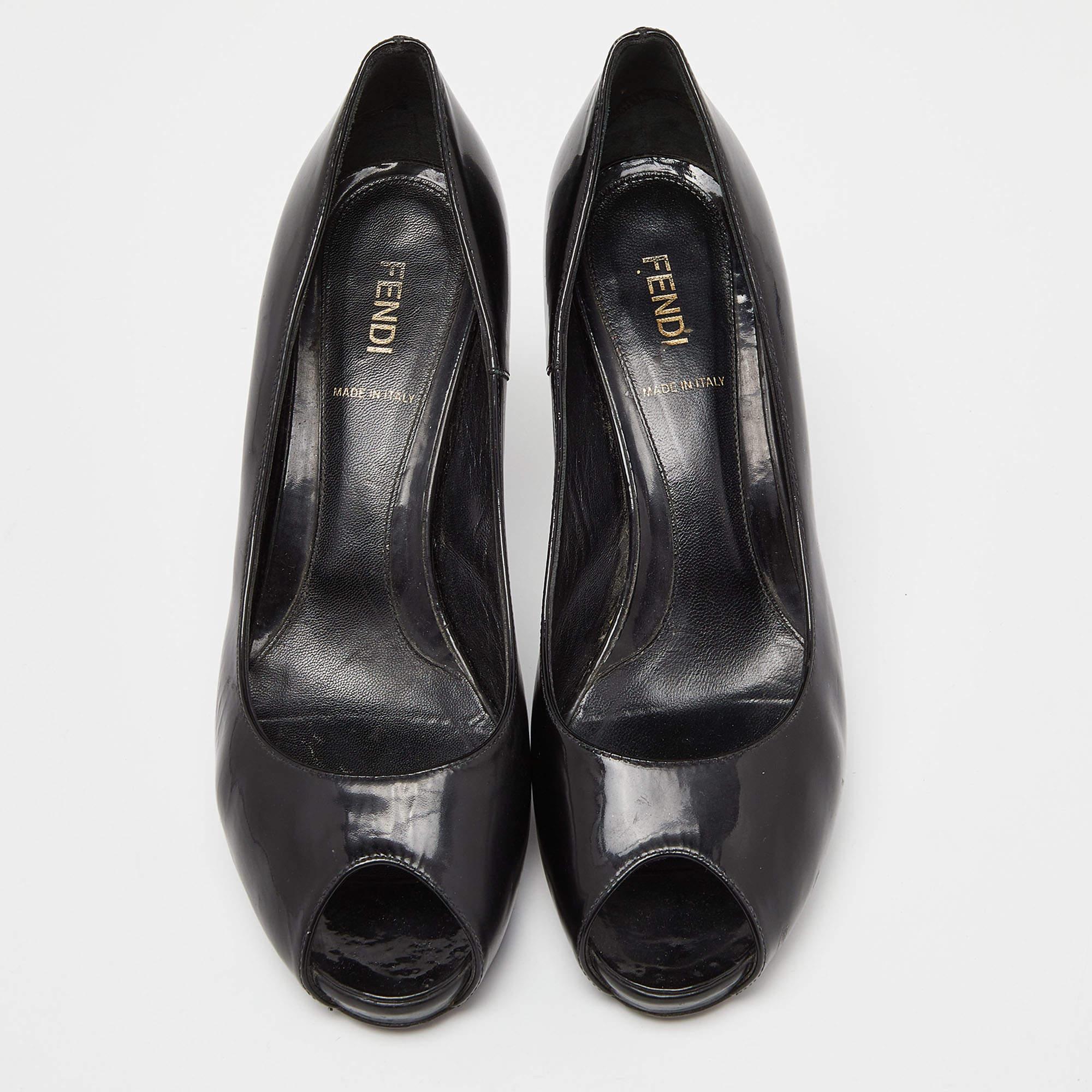 Fendi Black Patent Leather FF Heel Peep Toe Pumps Size 38 In Fair Condition For Sale In Dubai, Al Qouz 2
