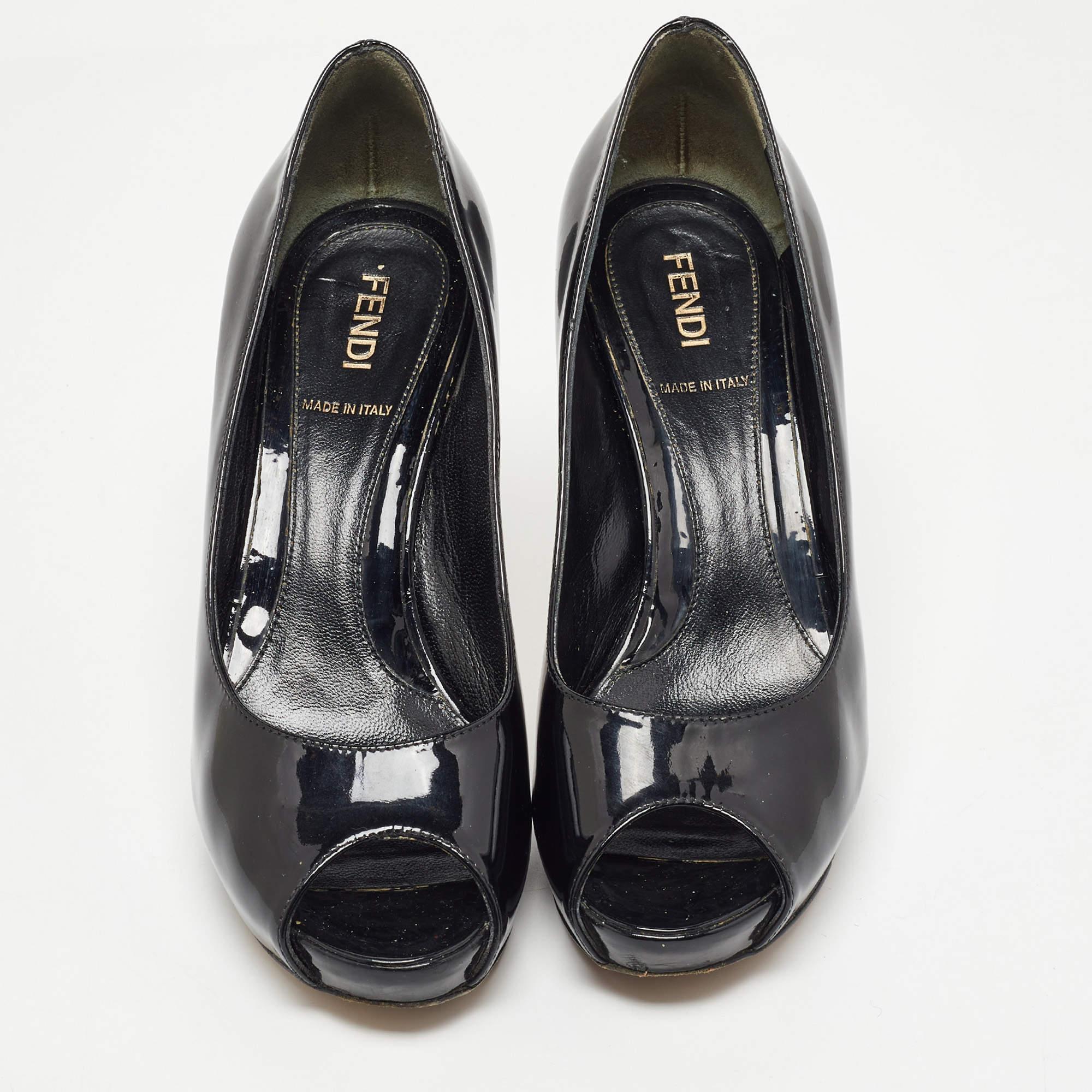 Fendi Black Patent Leather FF Heels Peep Toe Platform Pumps Size 35.5 In Fair Condition For Sale In Dubai, Al Qouz 2
