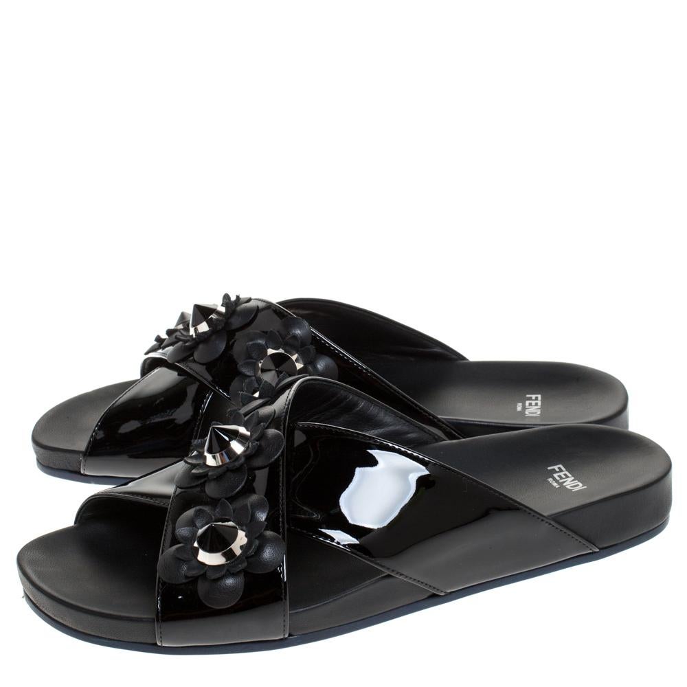 Fendi Black Patent Leather Flower Stud Embellished Flat Slides Size 38 In Good Condition In Dubai, Al Qouz 2