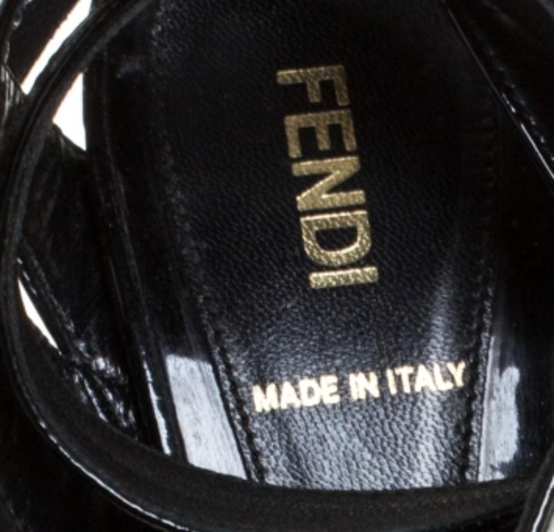 Fendi - Sandales à plateforme en cuir verni noir - Taille 39 État moyen - En vente à Dubai, Al Qouz 2