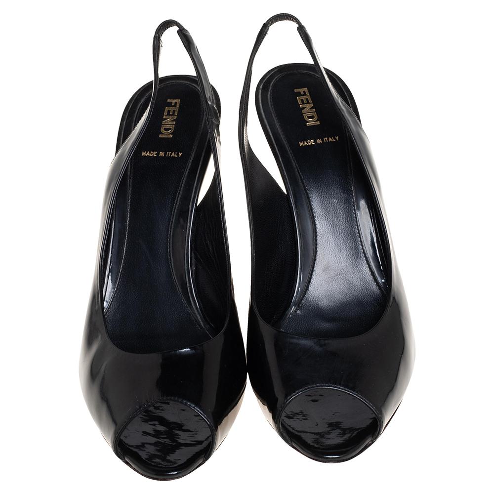 Fendi Black Patent Leather Peep Toe Slingback Sandals Size 41 In Good Condition In Dubai, Al Qouz 2
