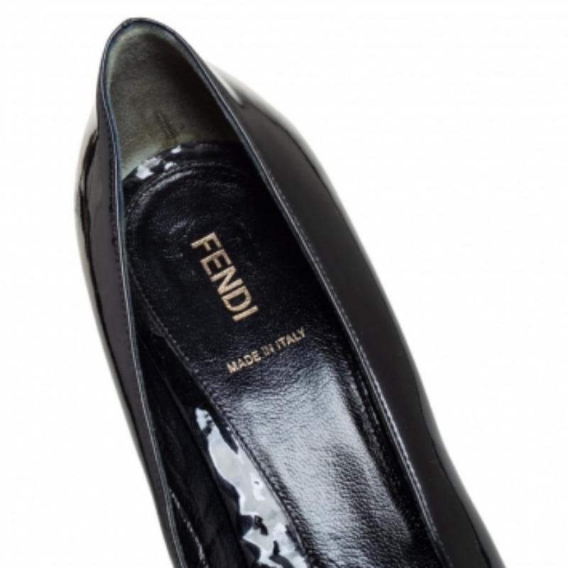 Fendi Black Patent Leather  Platform  FF Superstar Pumps Size 39 In Good Condition For Sale In Dubai, Al Qouz 2