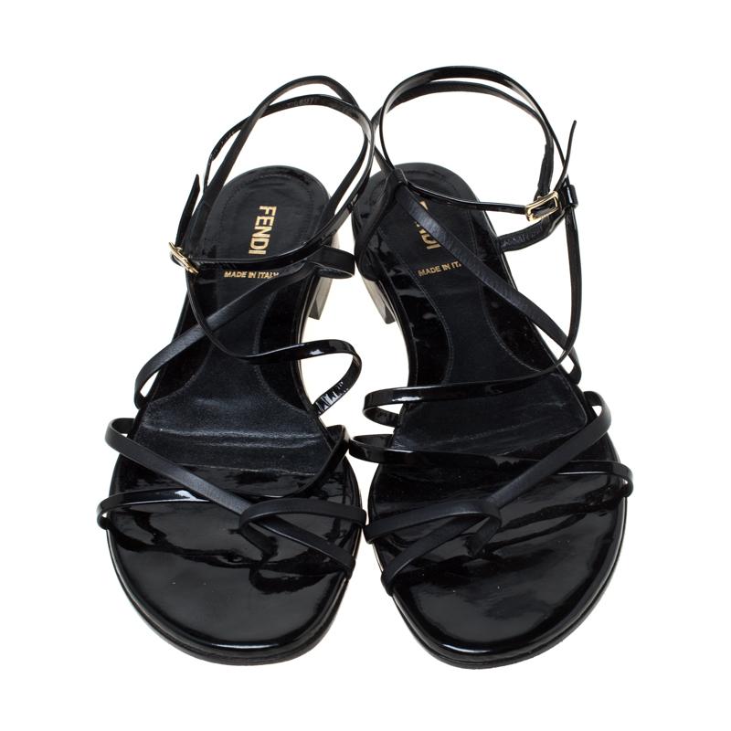 Fendi Black Patent Leather Strapped Flat Sandals Size 38 In Good Condition In Dubai, Al Qouz 2
