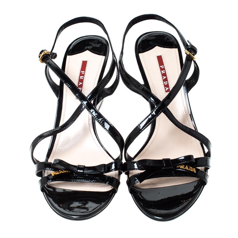 Fendi Black Patent Leather Strappy Open Toe Wedge Sandals Size 41 In Good Condition In Dubai, Al Qouz 2