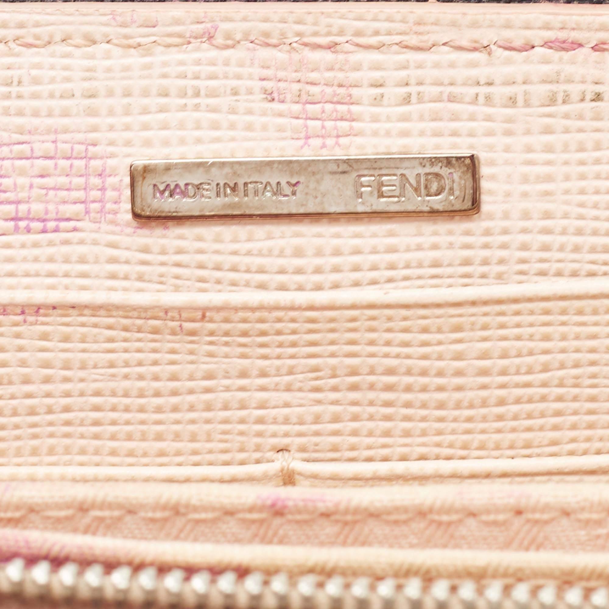 Fendi Black Patent Leather Zip Around Wallet For Sale 3