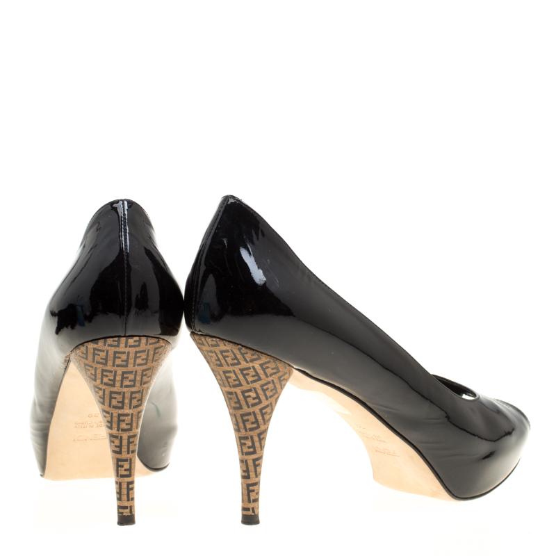 Fendi Black Patent Leather Zucchino Heel Peep Toe Pumps Size 39 In Good Condition In Dubai, Al Qouz 2