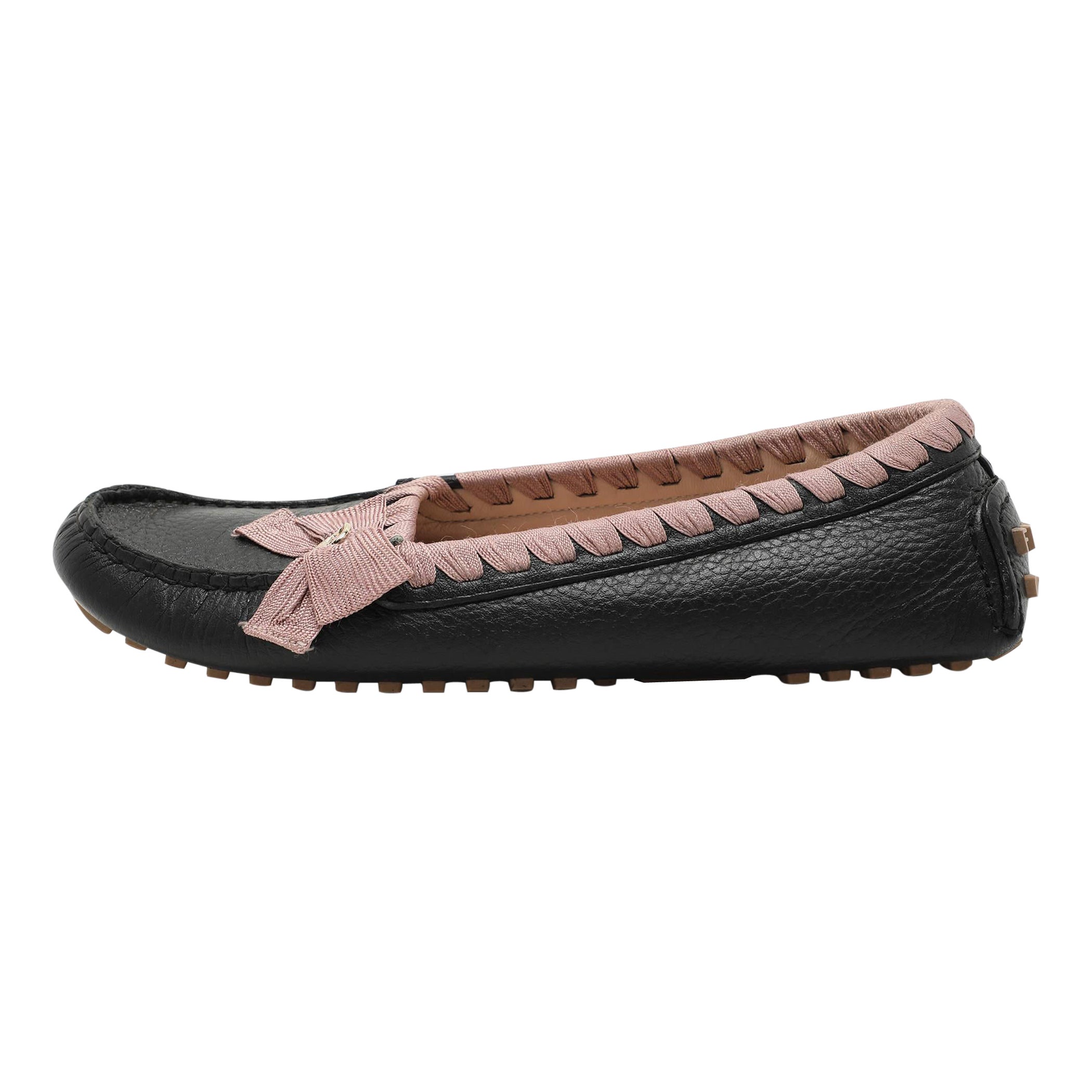 Fendi Mocassini con fiocco in pelle e tessuto nero/rosa taglia 40
