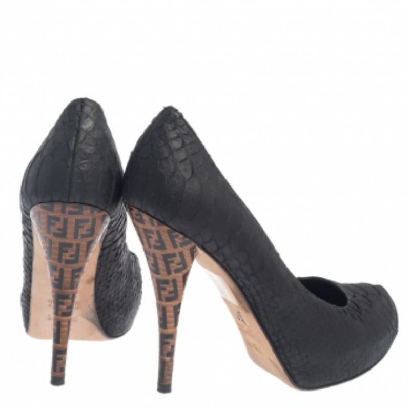 Women's Fendi Black Python Embossed Leather Zucca Print Heel Pumps Size 37 For Sale