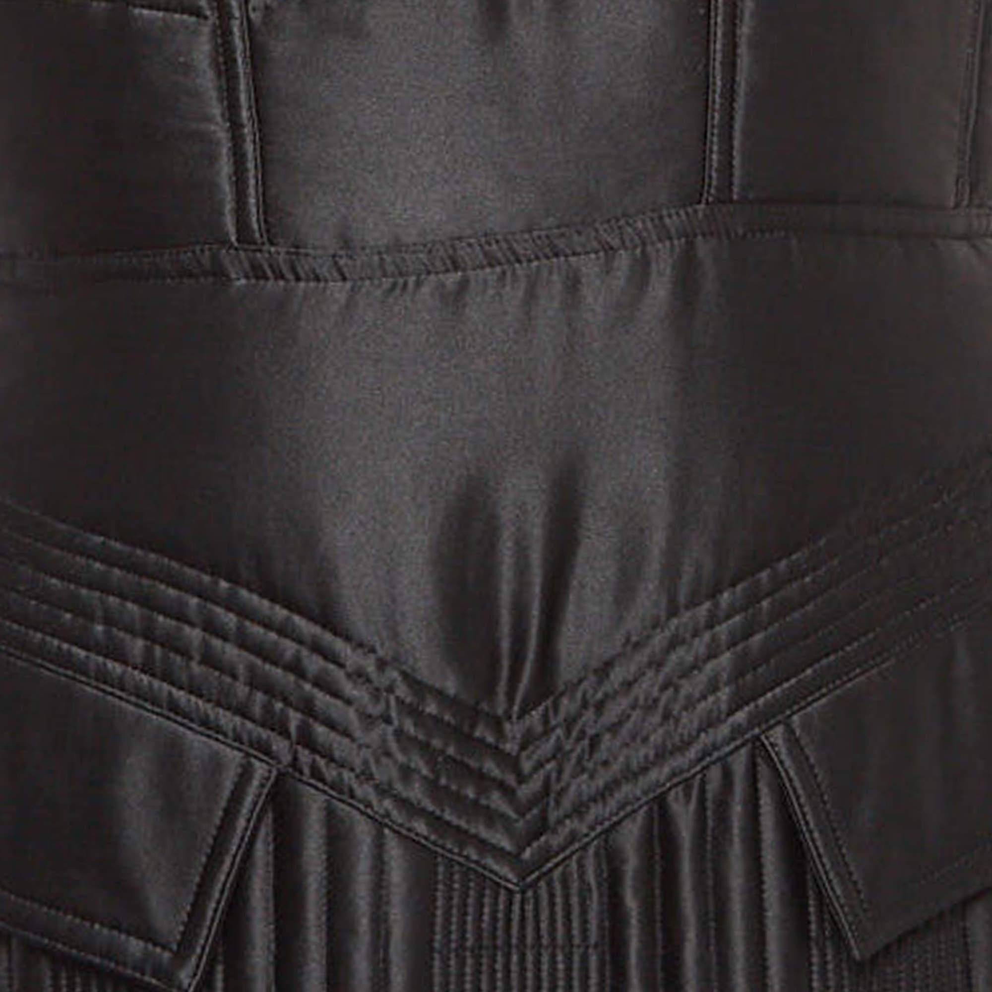 Noir Fendi - Robe midi matelassée en soie noire bordée de dentelle M en vente