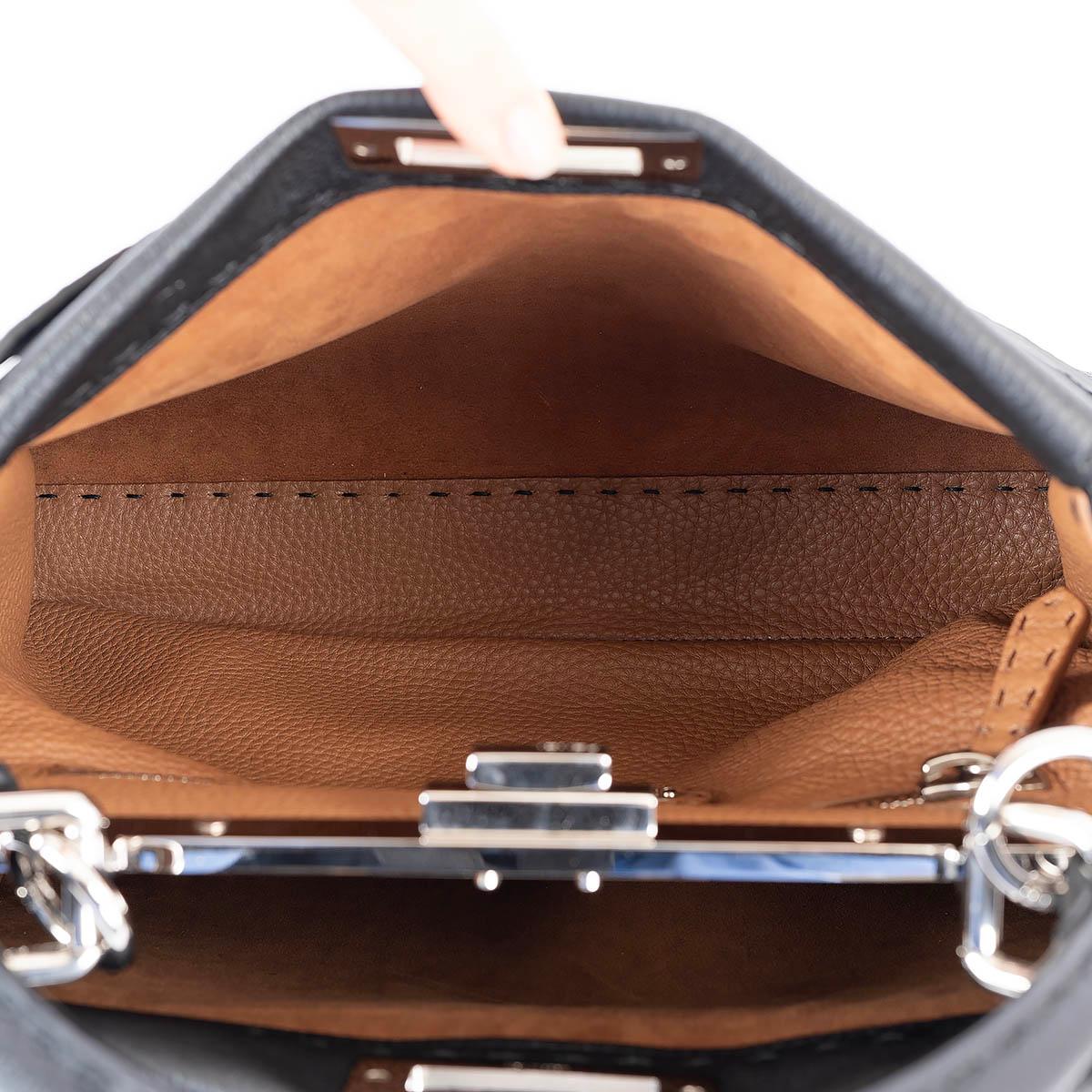Women's FENDI black Romano leather MEDIUM PEEKABOO ISEEU Shoulder Bag For Sale