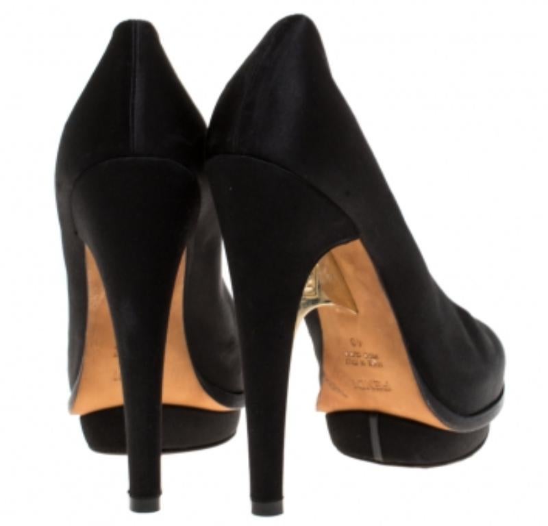 Noir Fendi - Escarpins à talons compensés en satin noir - Taille 40 en vente
