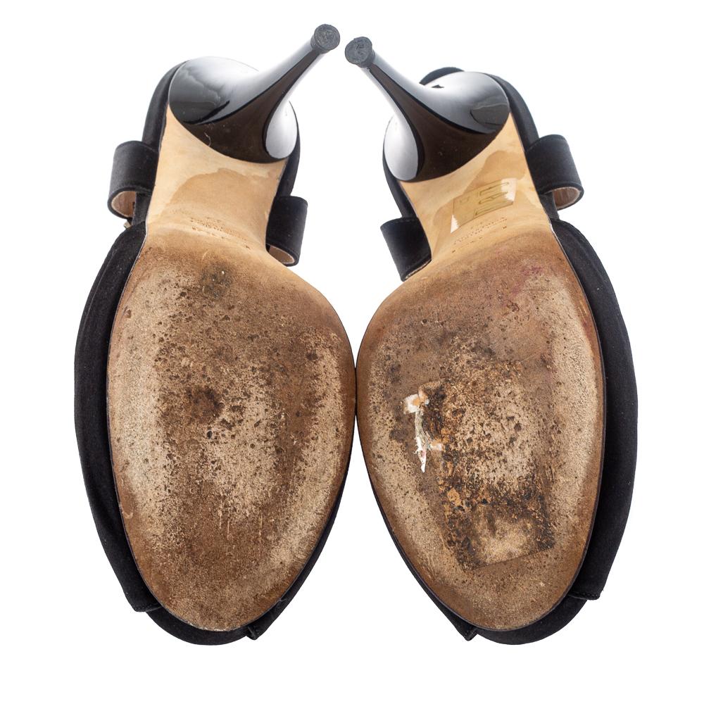Fendi Black Satin Crystal Embellished Slingback Platform Sandals Size 39 In Good Condition For Sale In Dubai, Al Qouz 2