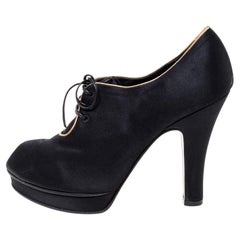 Fendi Plataforma de raso negra Puntera abierta Botines con cordones Talla 37