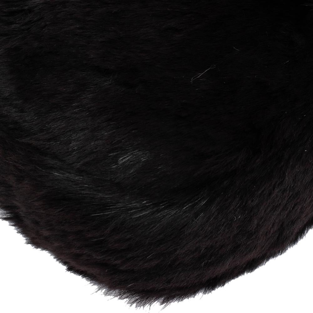 Fendi Black Shearling and Leather Mama Baguette Bag In Good Condition In Dubai, Al Qouz 2