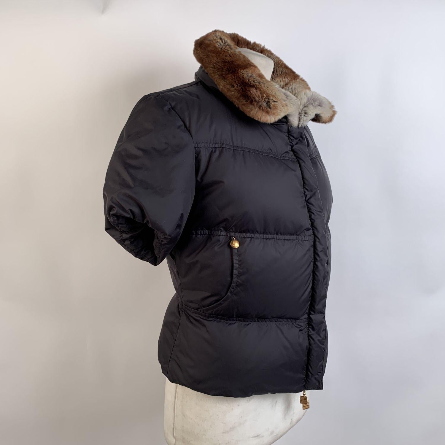 Fendi Black Short Sleeve Down Jacket with Fur Collar Size 40 In Excellent Condition In Rome, Rome