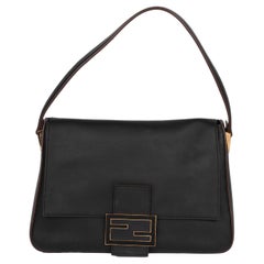 Fendi Baguette Mama in pelle di vitello liscia nera
