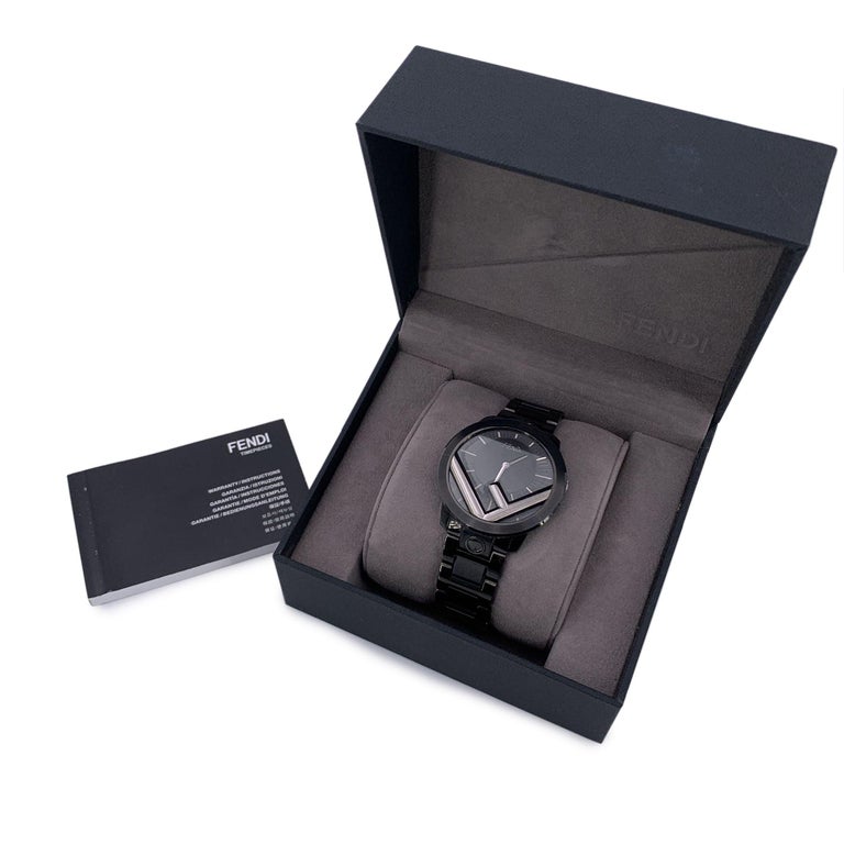 Fendi Black Stainless Steel Run Away 71000L Quartz Watch at  display picture 2