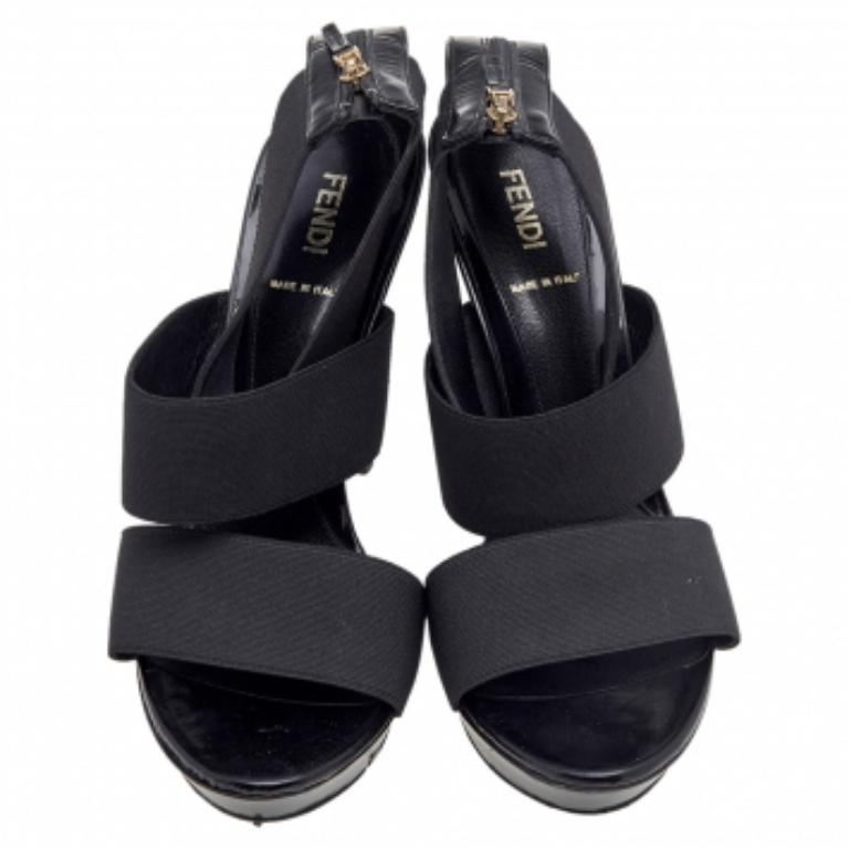 Fendi - Sandales à brides en cuir et élastique noir - Taille 39 en vente 2