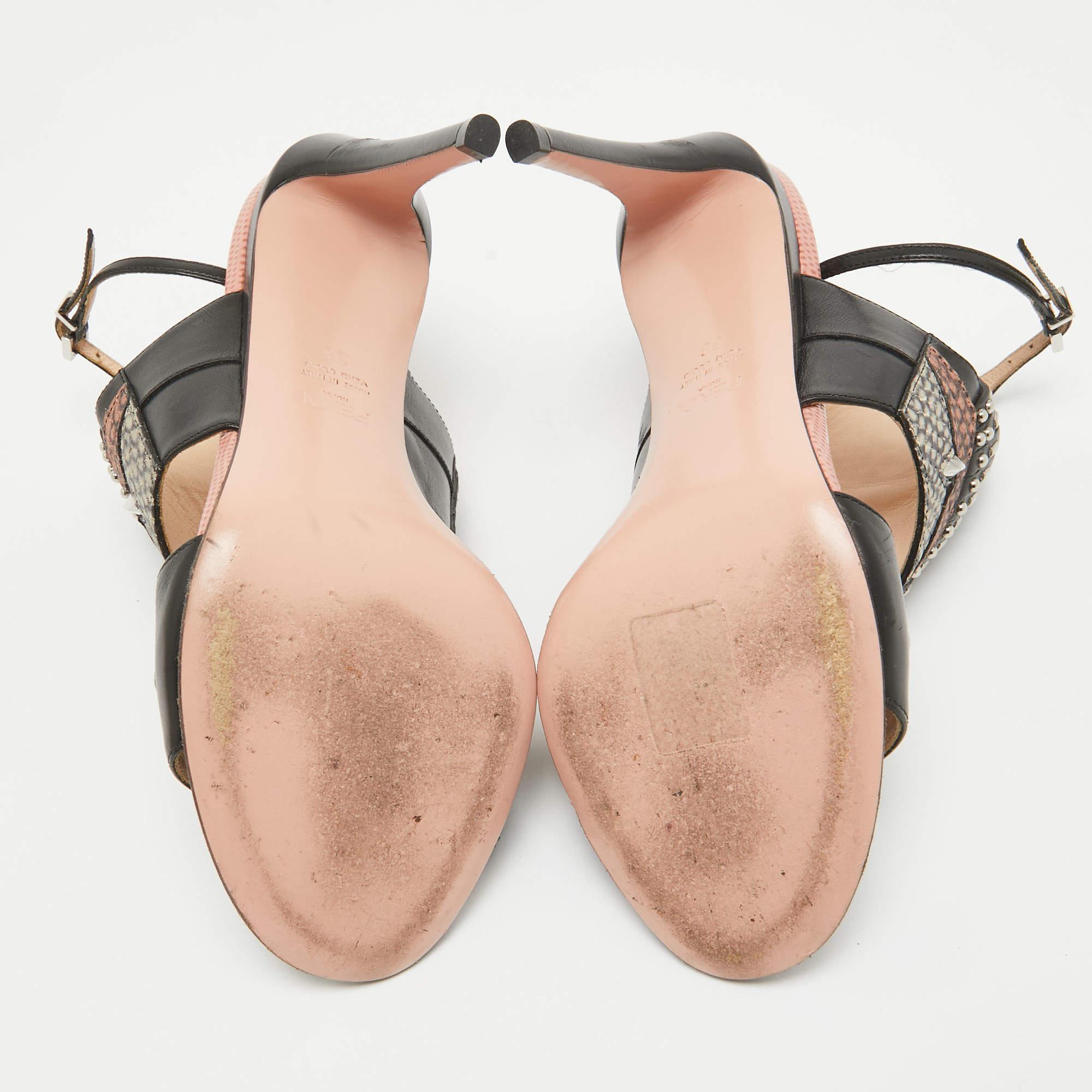 Fendi - Sandales Rocker Bug en cuir noir clouté Taille 36 en vente 1