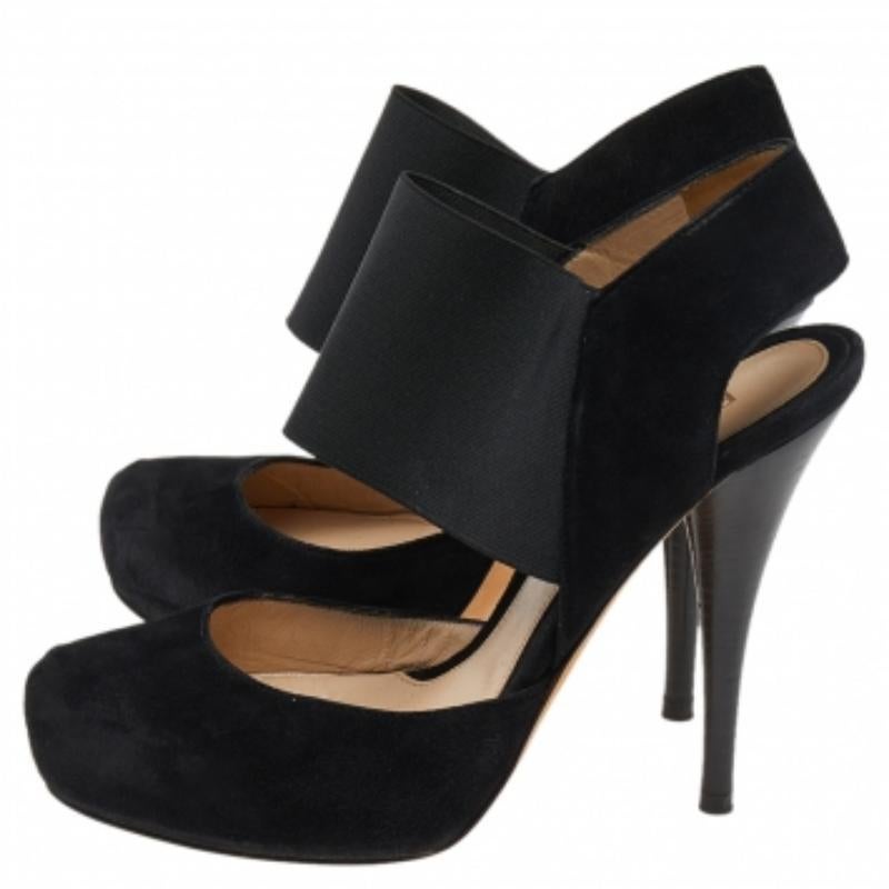 Fendi Black Suede And Elastic Ankle Strap Platform Sandals Size 37.5 en vente 3