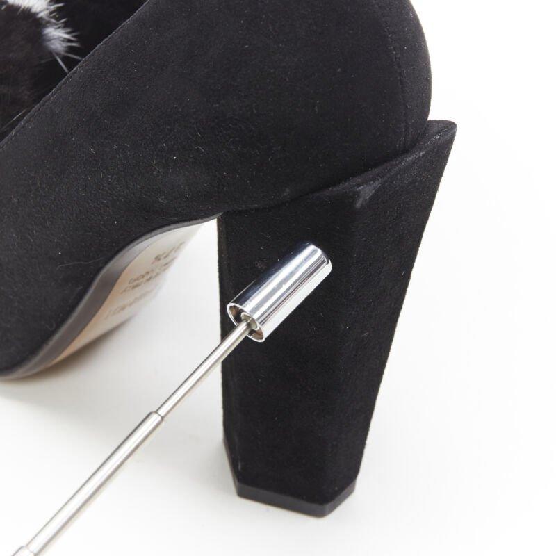 FENDI escarpins à talons épais en daim noir et blanc avec bouts avant en fourrure de vison EU37,5 en vente 3