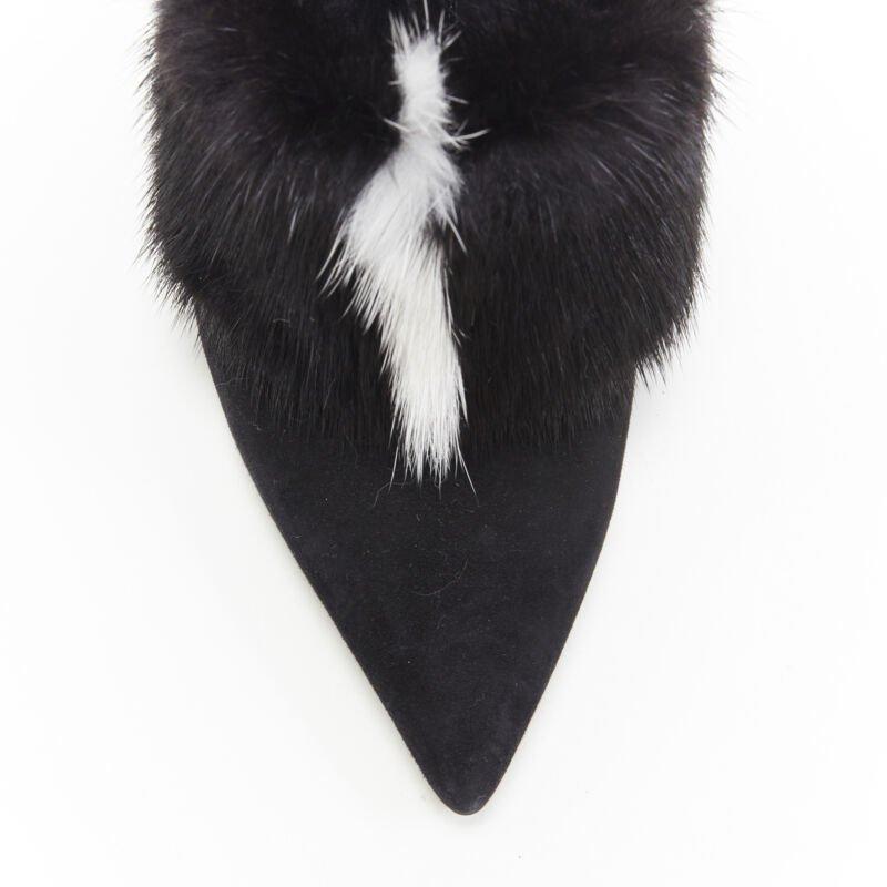 FENDI escarpins à talons épais en daim noir et blanc avec bouts avant en fourrure de vison EU37,5 en vente 4