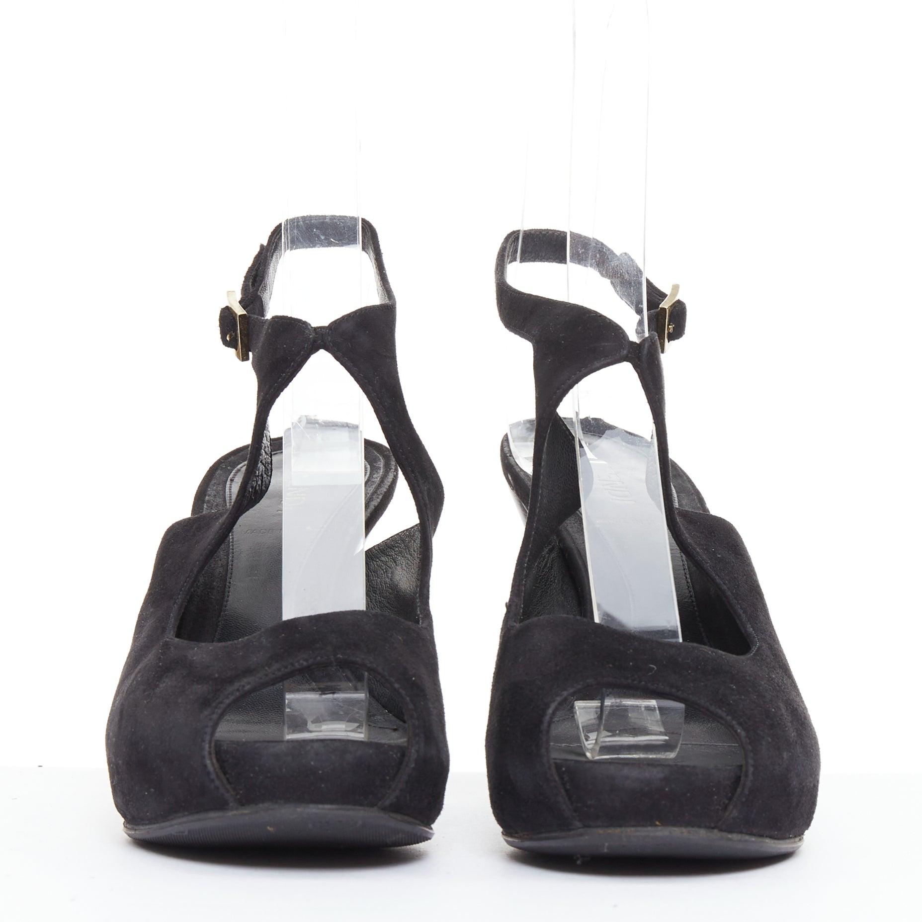 Noir Escarpins peep toe en daim noir à boucle dorée FENDI EU37 en vente