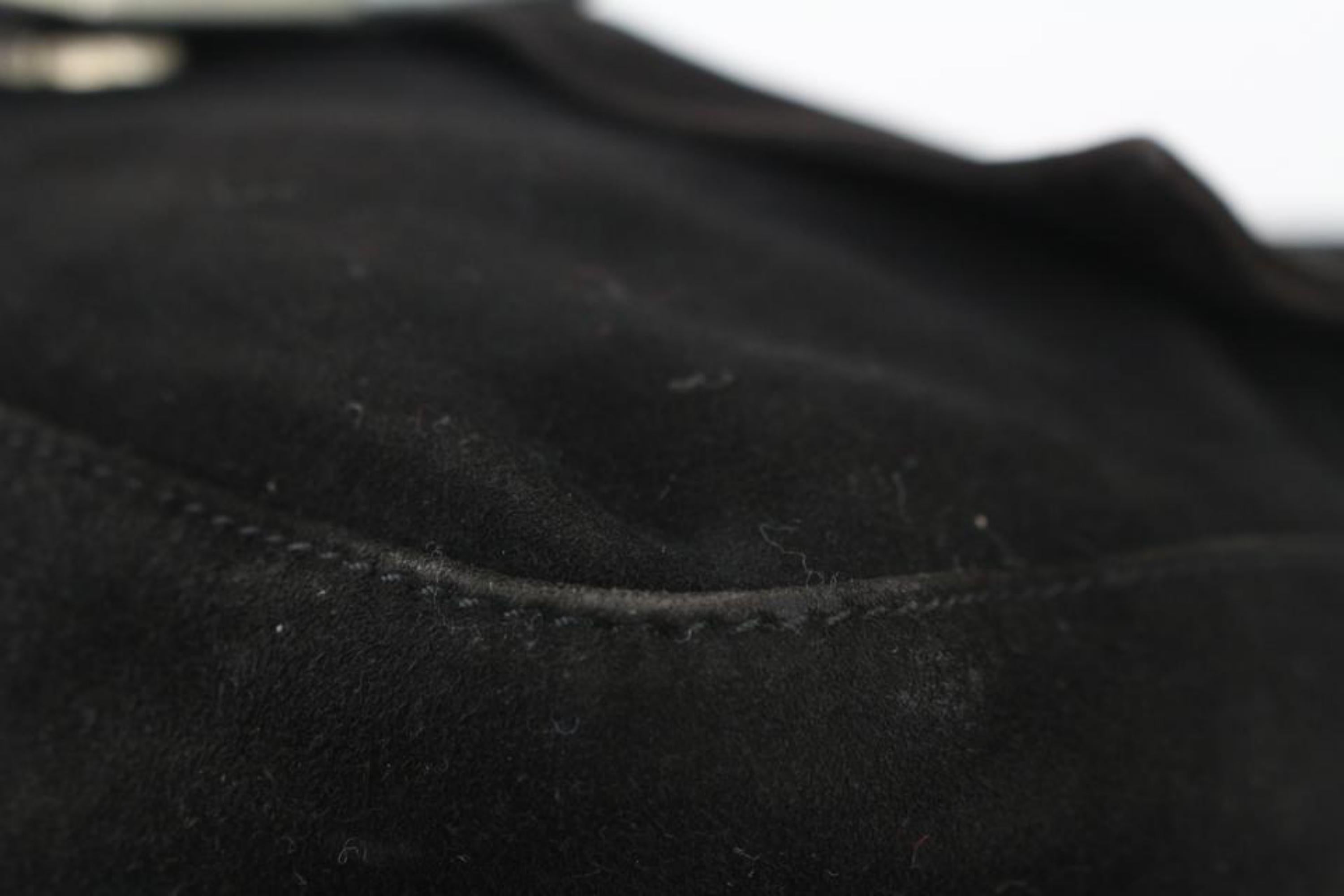 Fendi Mama Baguette Umhängetasche aus schwarzem Wildleder mit Klappe 1115f15 im Zustand „Gut“ in Dix hills, NY