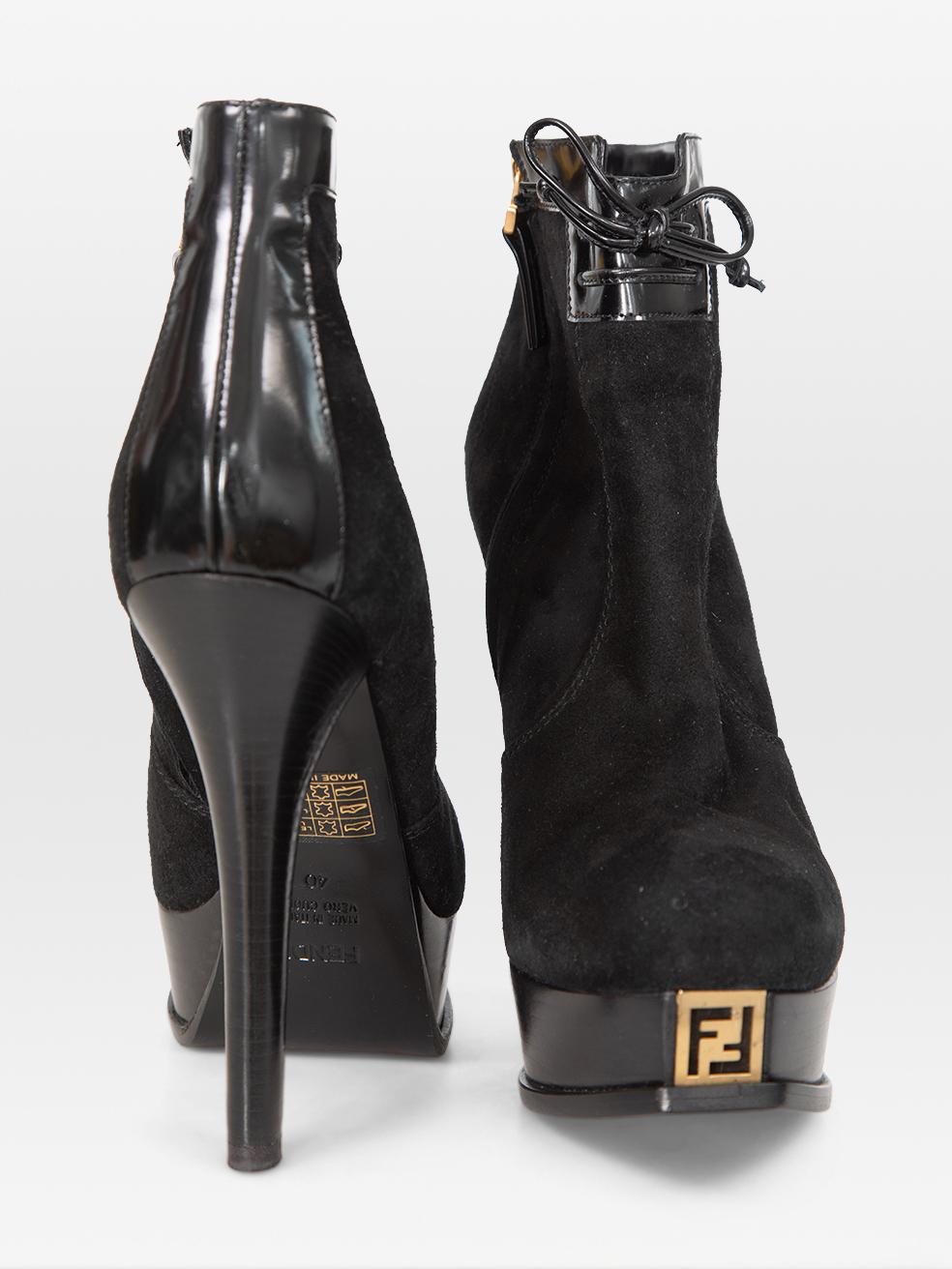 Noir Fendi - Bottes à talons en daim noir avec plateforme - Taille IT 40 en vente