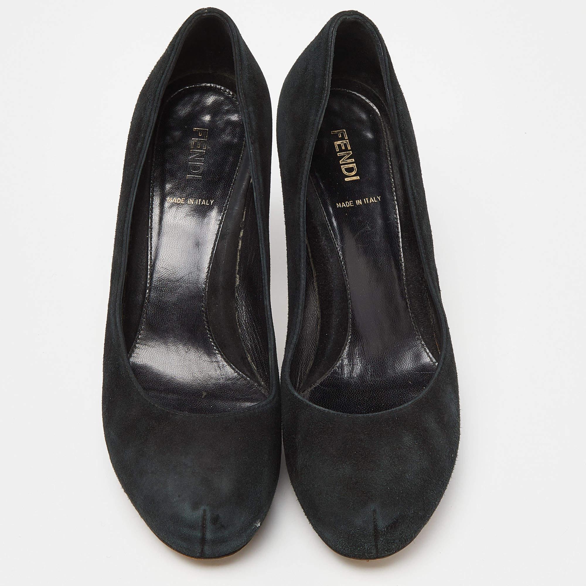 Noir Fendi - Escarpins en daim noir à talon Zucca - Taille 37 en vente