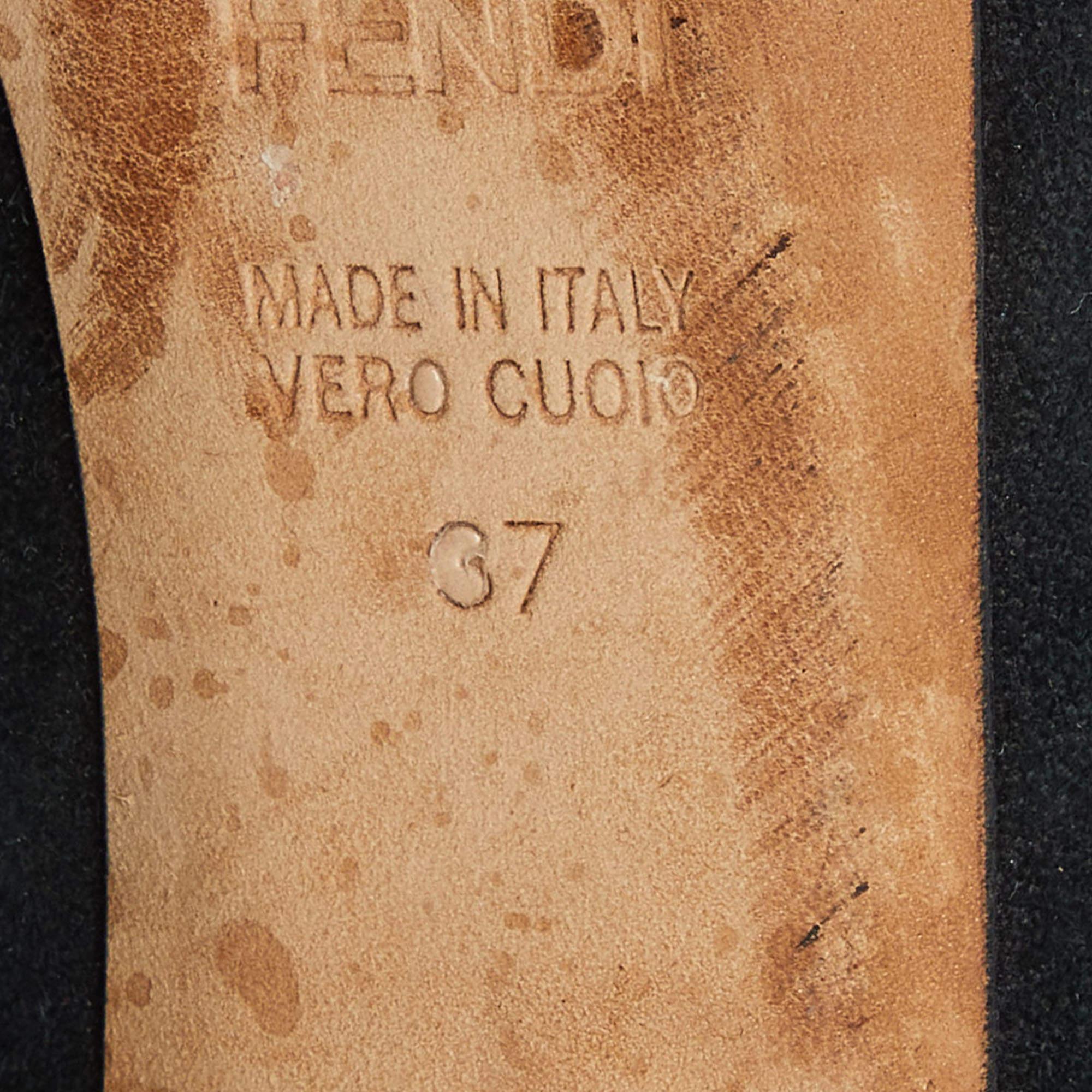 Fendi - Escarpins en daim noir à talon Zucca - Taille 37 en vente 2