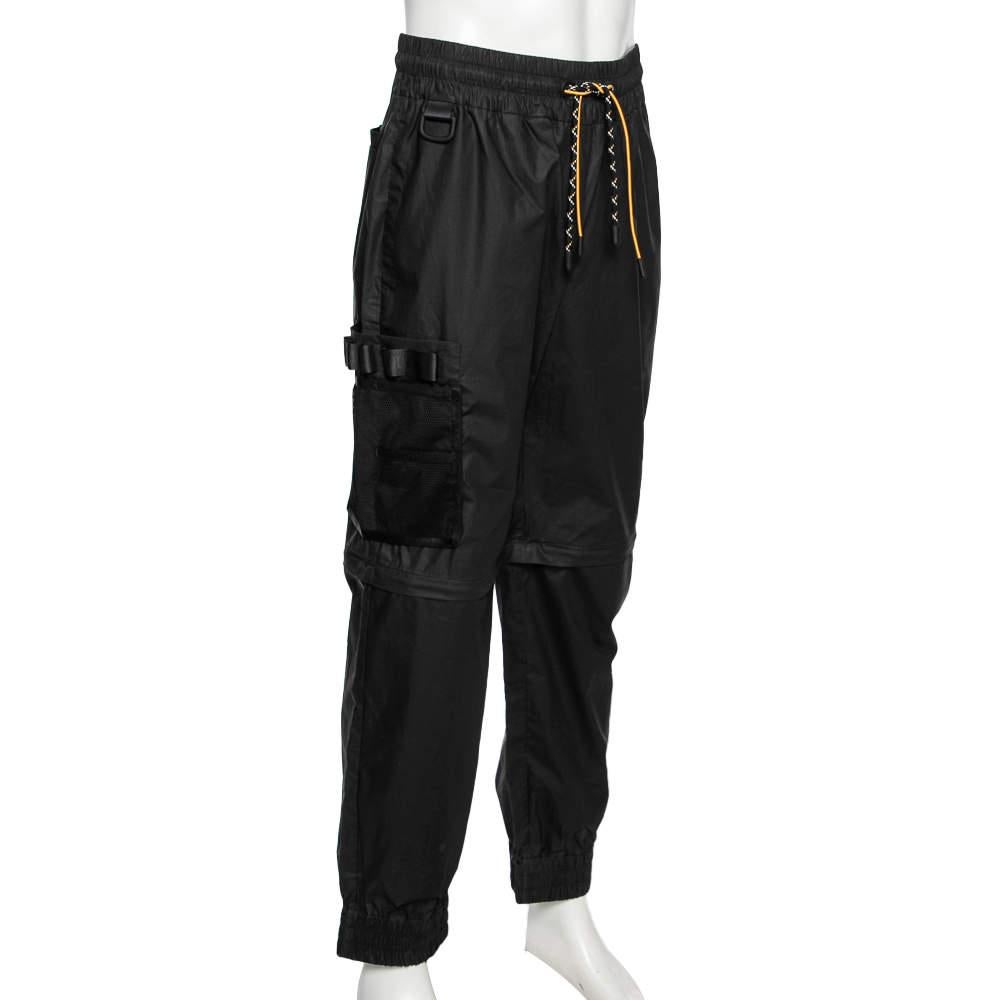 Fendi Black Synthetic Convertible Zipped Cargo Trousers M In Excellent Condition For Sale In Dubai, Al Qouz 2