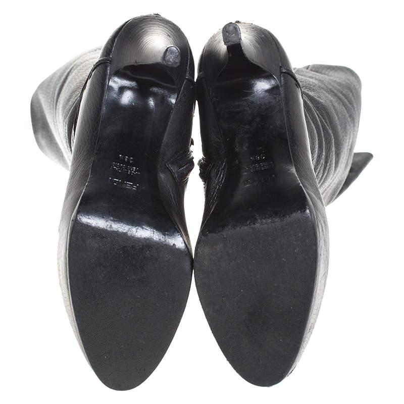 Fendi Black Textured Leather Mid Calf Platform Boots Size 38.5 In Good Condition For Sale In Dubai, Al Qouz 2