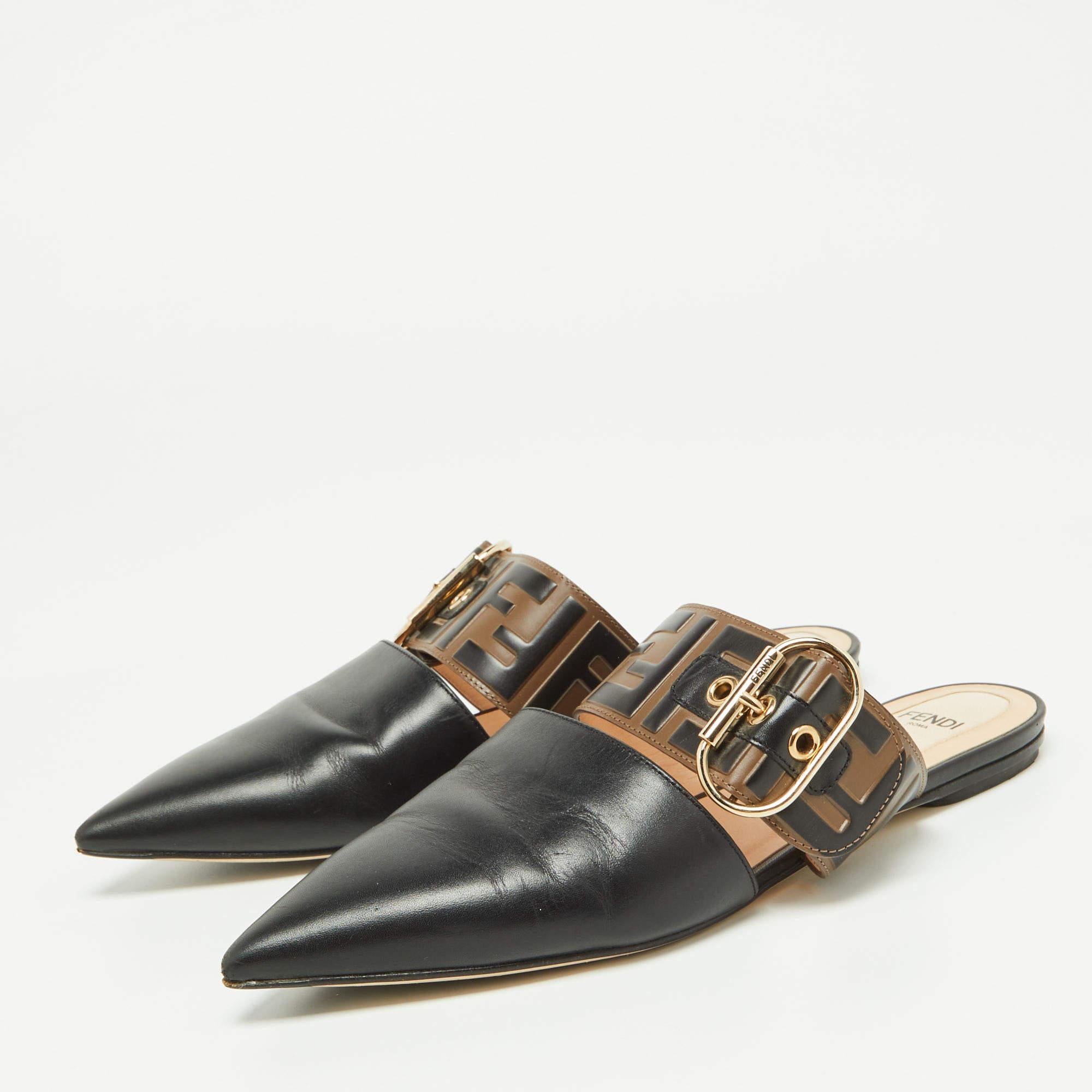 Fendi Black/Tobacco Zucca Leather Flat Mule Sandals Size 37 For Sale 3