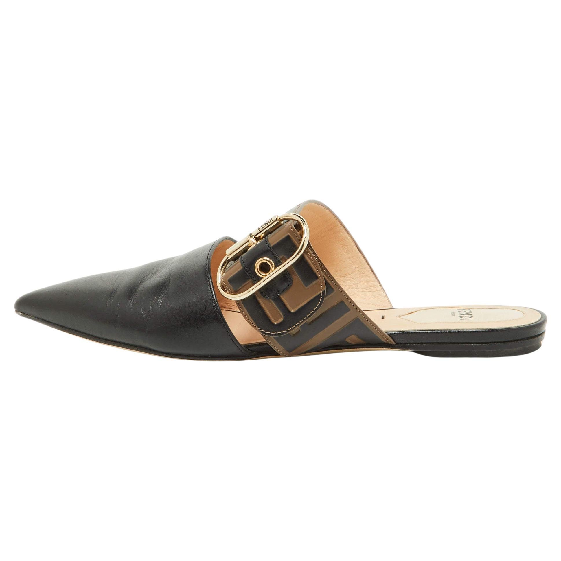 Fendi Black/Tobacco Zucca Leather Flat Mule Sandals Size 37 For Sale