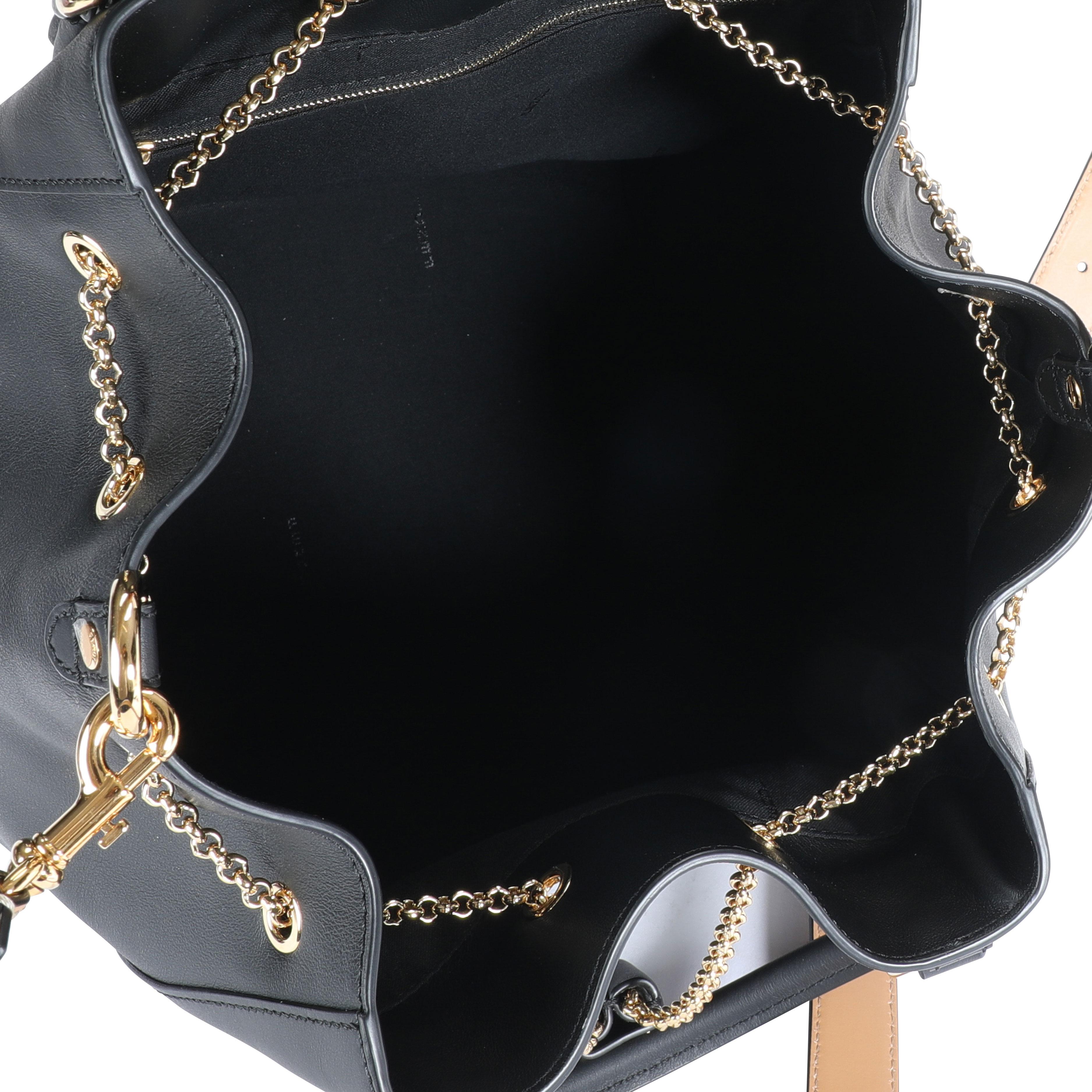 Fendi Vitello Schwarze Bucket Bag aus Leder mit Karligraphie-Kette im Zustand „Hervorragend“ im Angebot in New York, NY