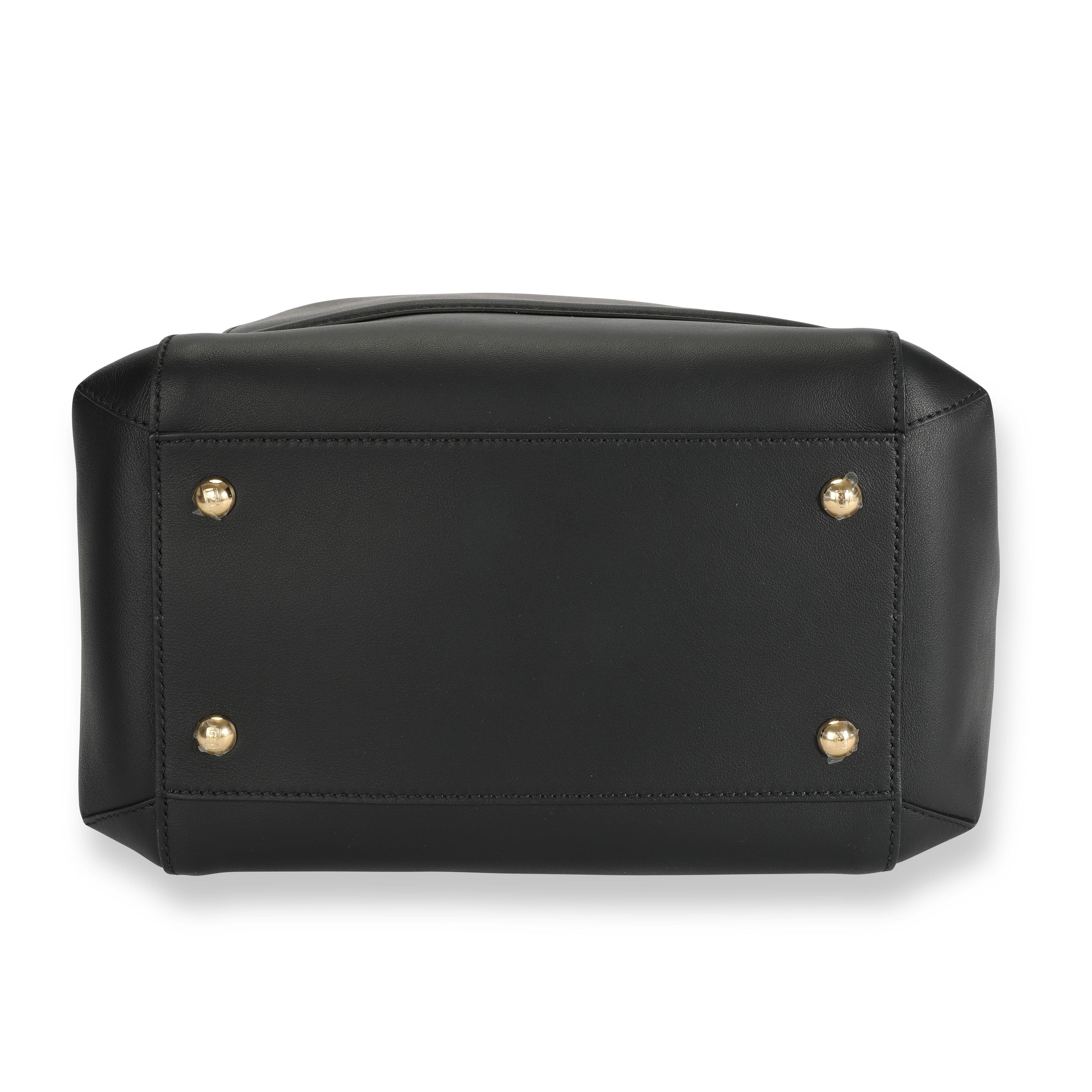 Fendi Vitello Schwarze Bucket Bag aus Leder mit Karligraphie-Kette im Angebot 2