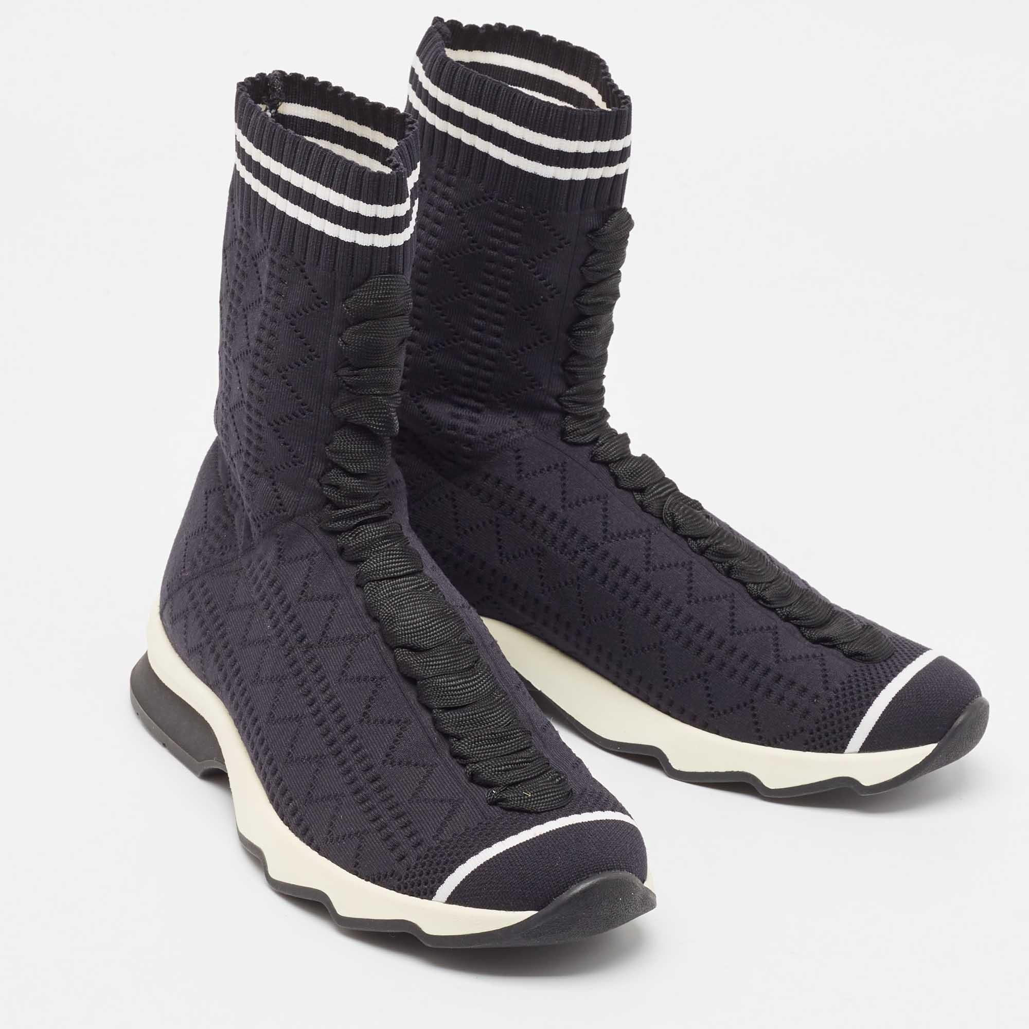 Fendi Black/White Knit Fabric Sock High Top Sneakers Taglia 37 In condizioni Nuovo in vendita a Dubai, Al Qouz 2