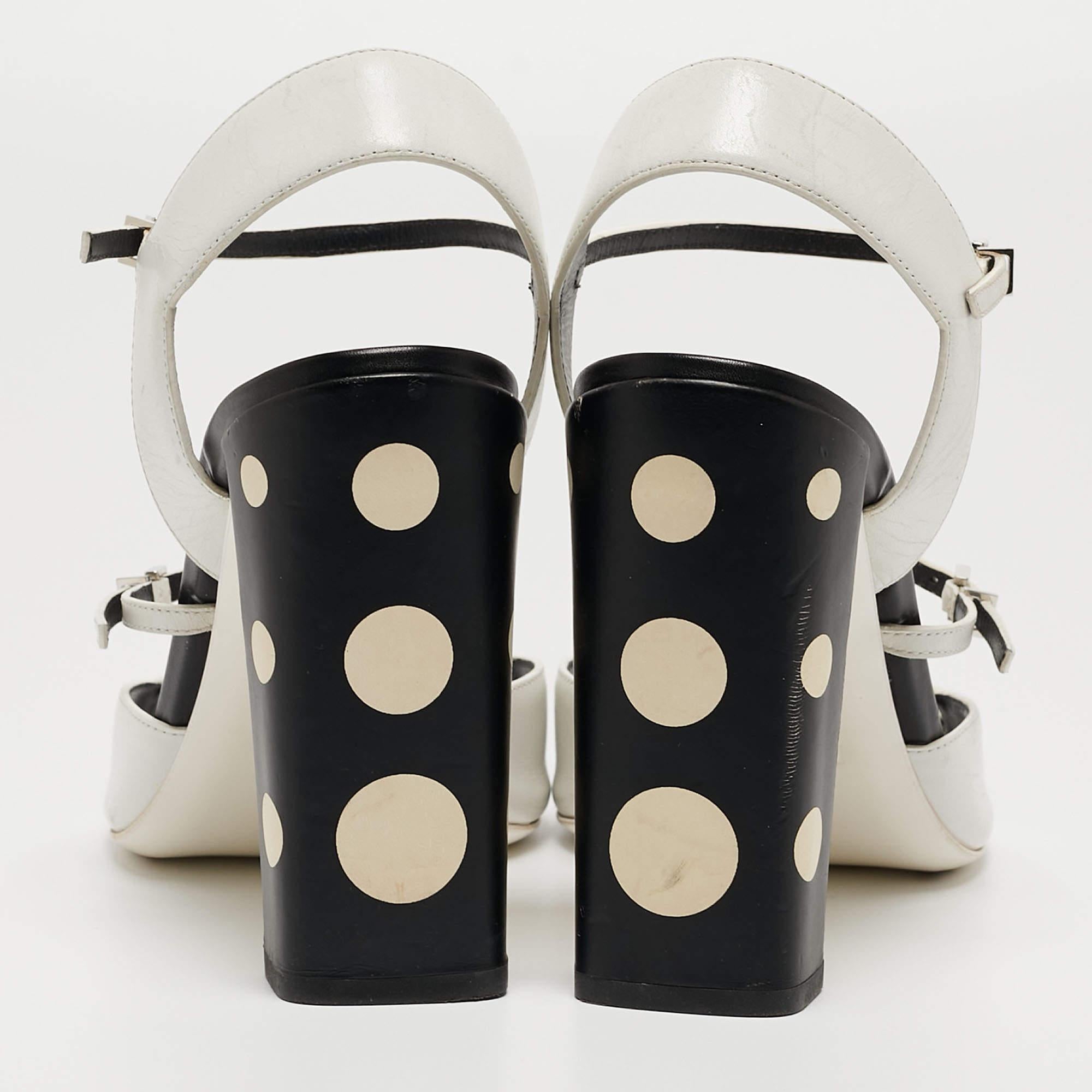Fendi Black/White Leather Ankle Strap Sandals Size 38.5 In Good Condition In Dubai, Al Qouz 2