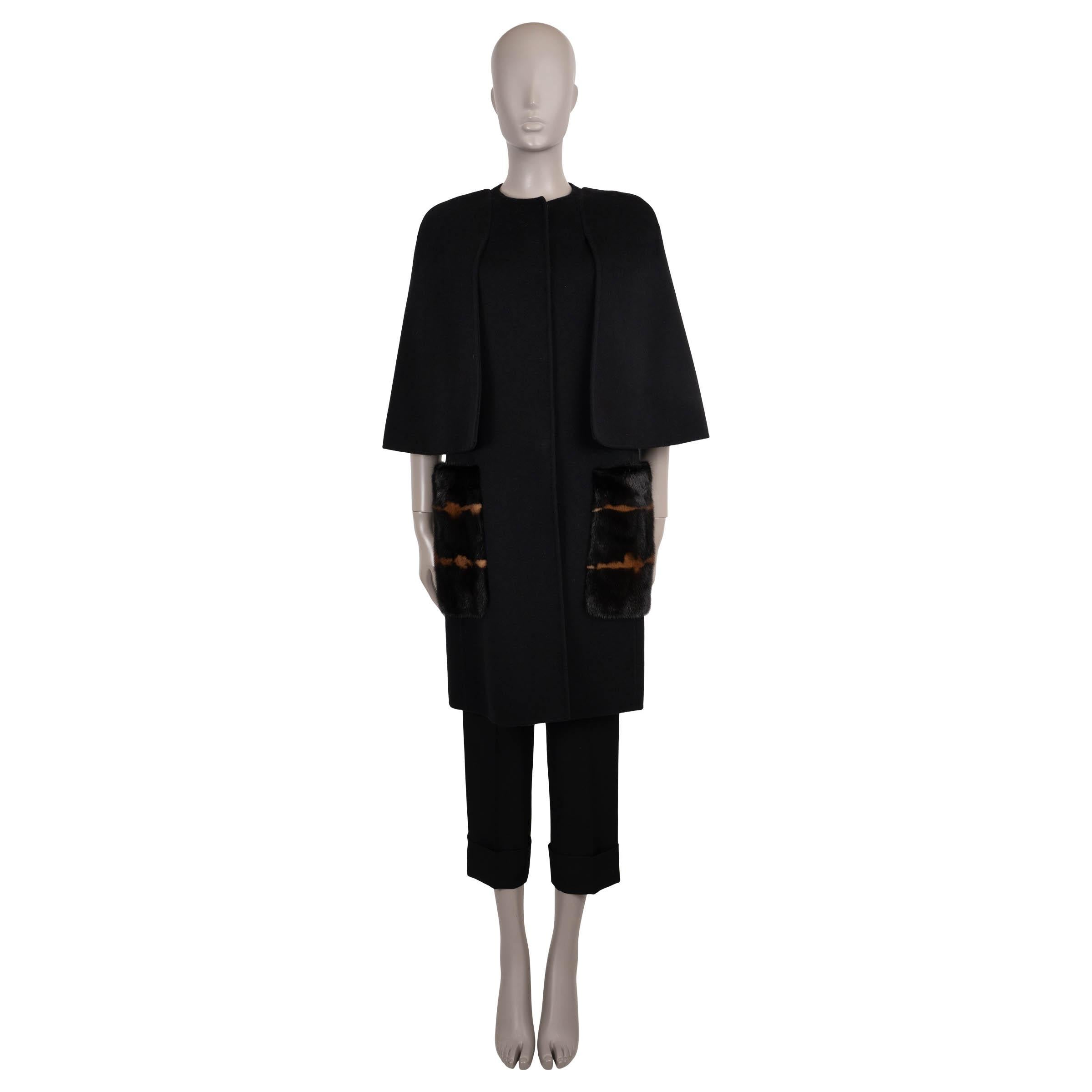 FENDI noir laine 2016 FUR POCKETS CAPE Manteau Veste 38 XS Excellent état - En vente à Zürich, CH