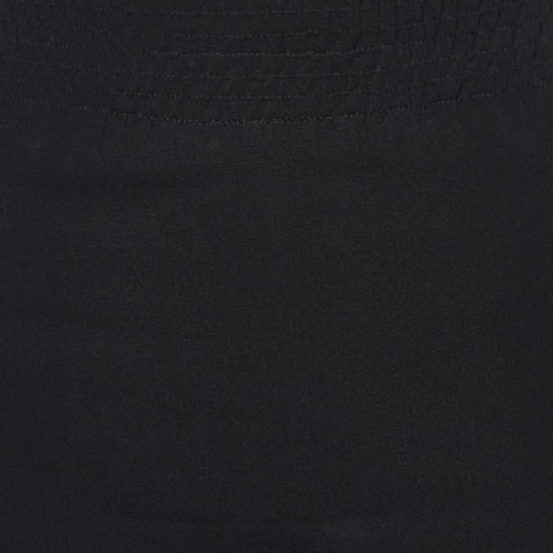 Cette jupe élégante mérite d'être ajoutée à votre garde-robe ! Confectionné dans des matières nobles, il présente une forme flatteuse.
