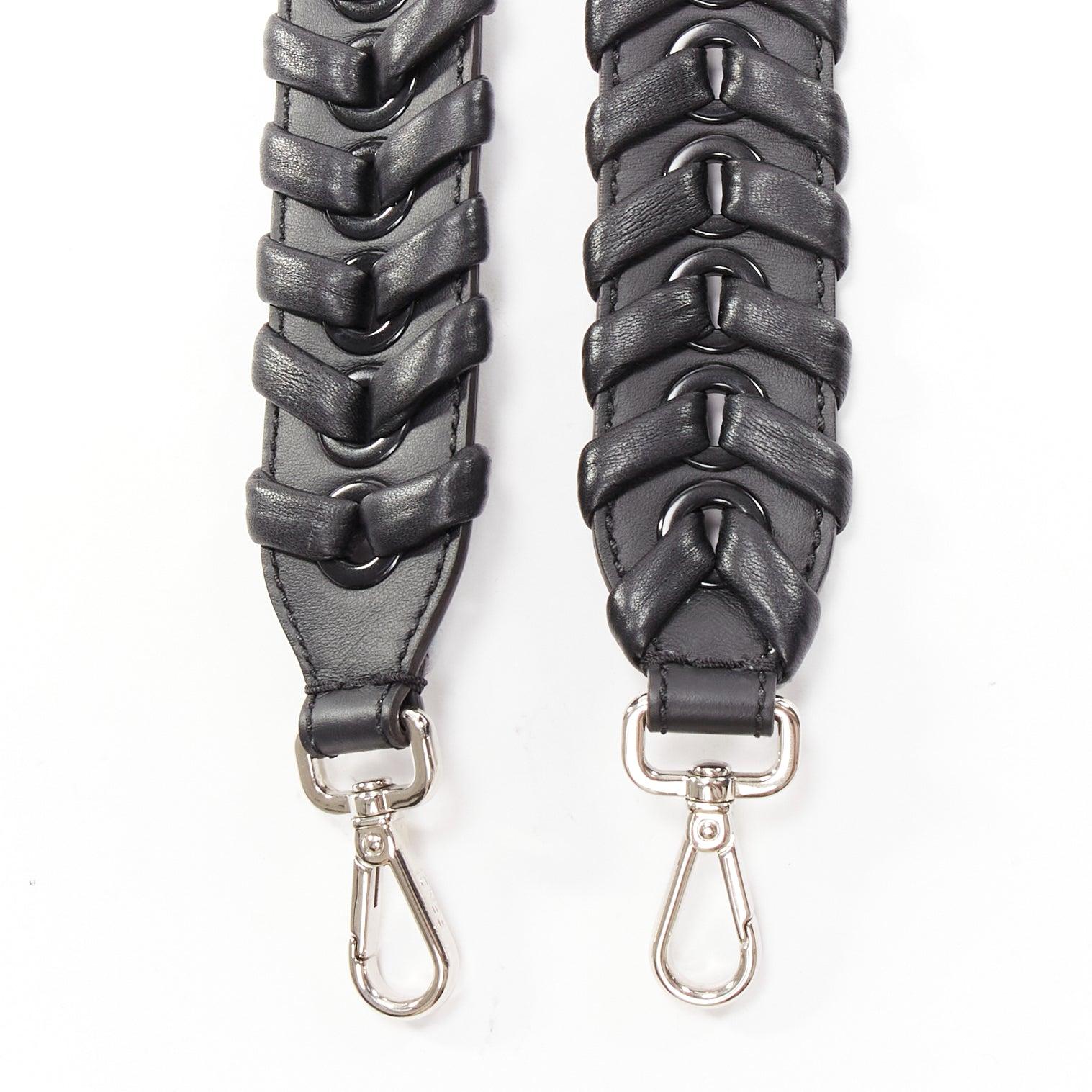 FENDI Schwarzes langes gewebtes Lederarmband mit silbernen Beschlägen aus Silberblech 45 mm für Damen oder Herren im Angebot