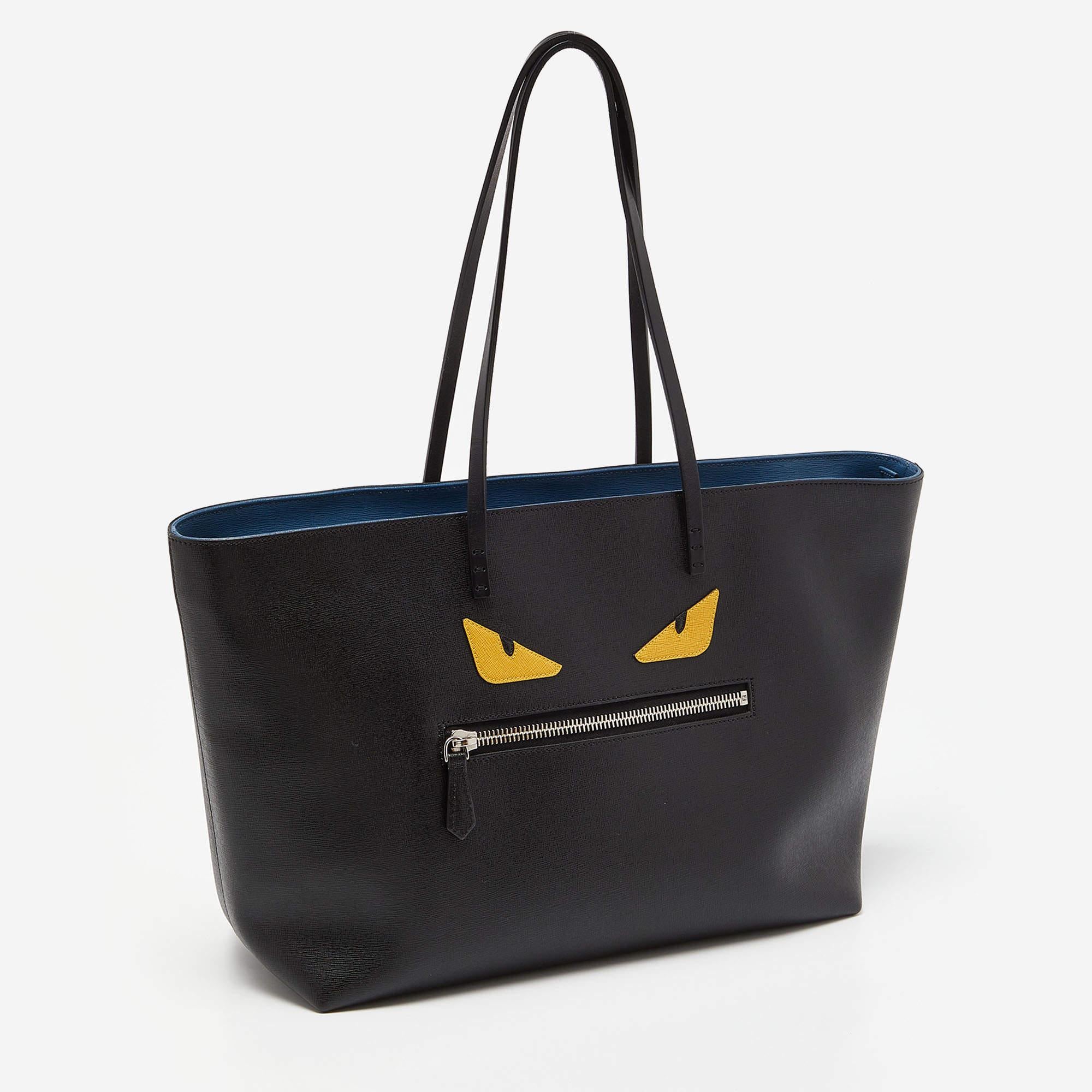 This alluring tote bag for women has been designed to assist you on any day. Convenient to carry and fashionably designed, the tote is cut with skill and sewn into a great shape. It is well-equipped to be a reliable accessory.

