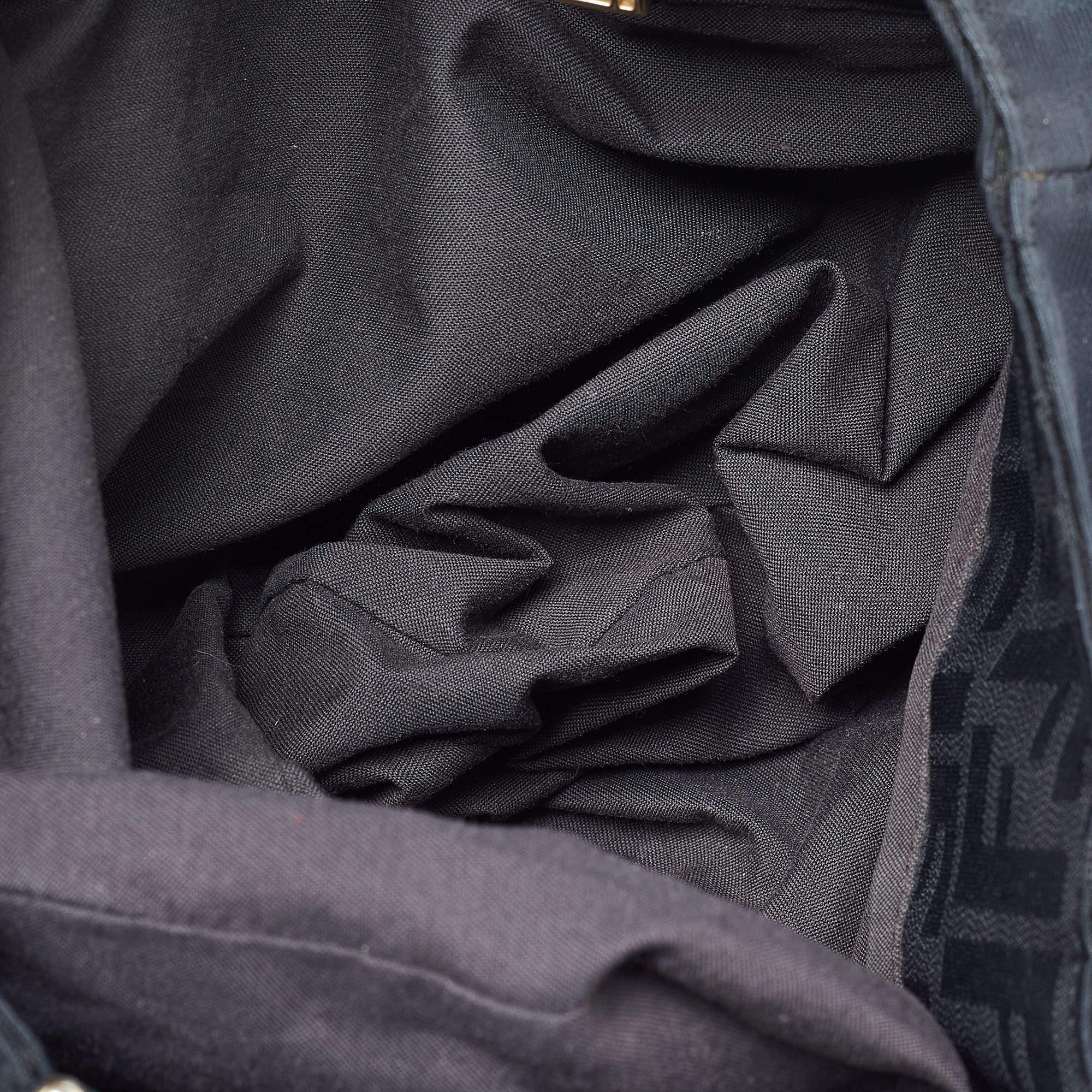 Fendi Black Zucca Canvas and Patent Leather Mia Shoulder Bag For Sale 7